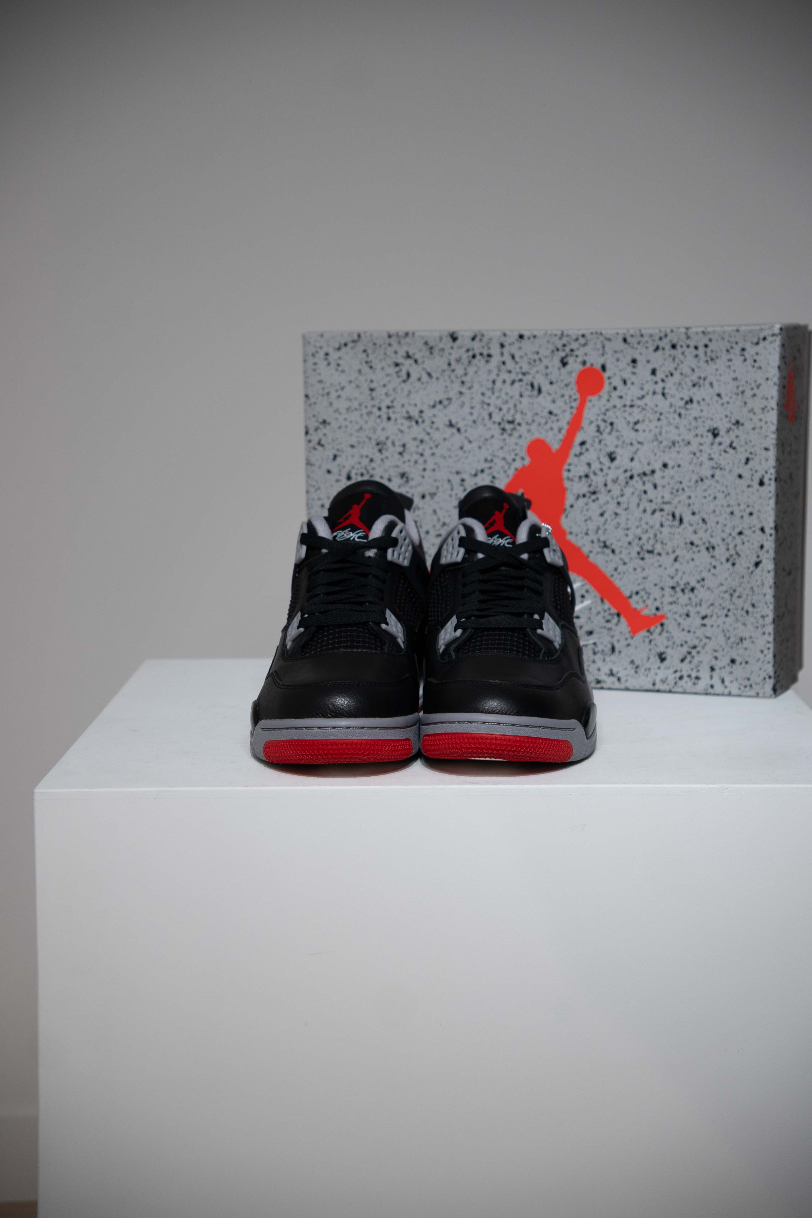 Jordan 4 Bred Reimagined (Taille 45) - Image 2