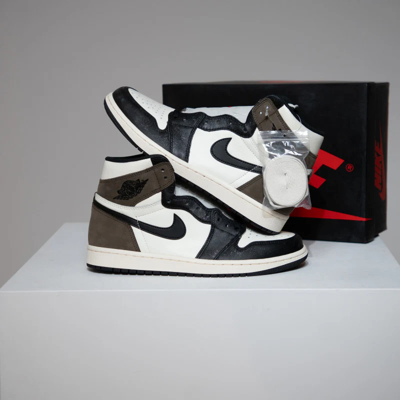 Jordan 1 High Mocha (Taille 44,5)