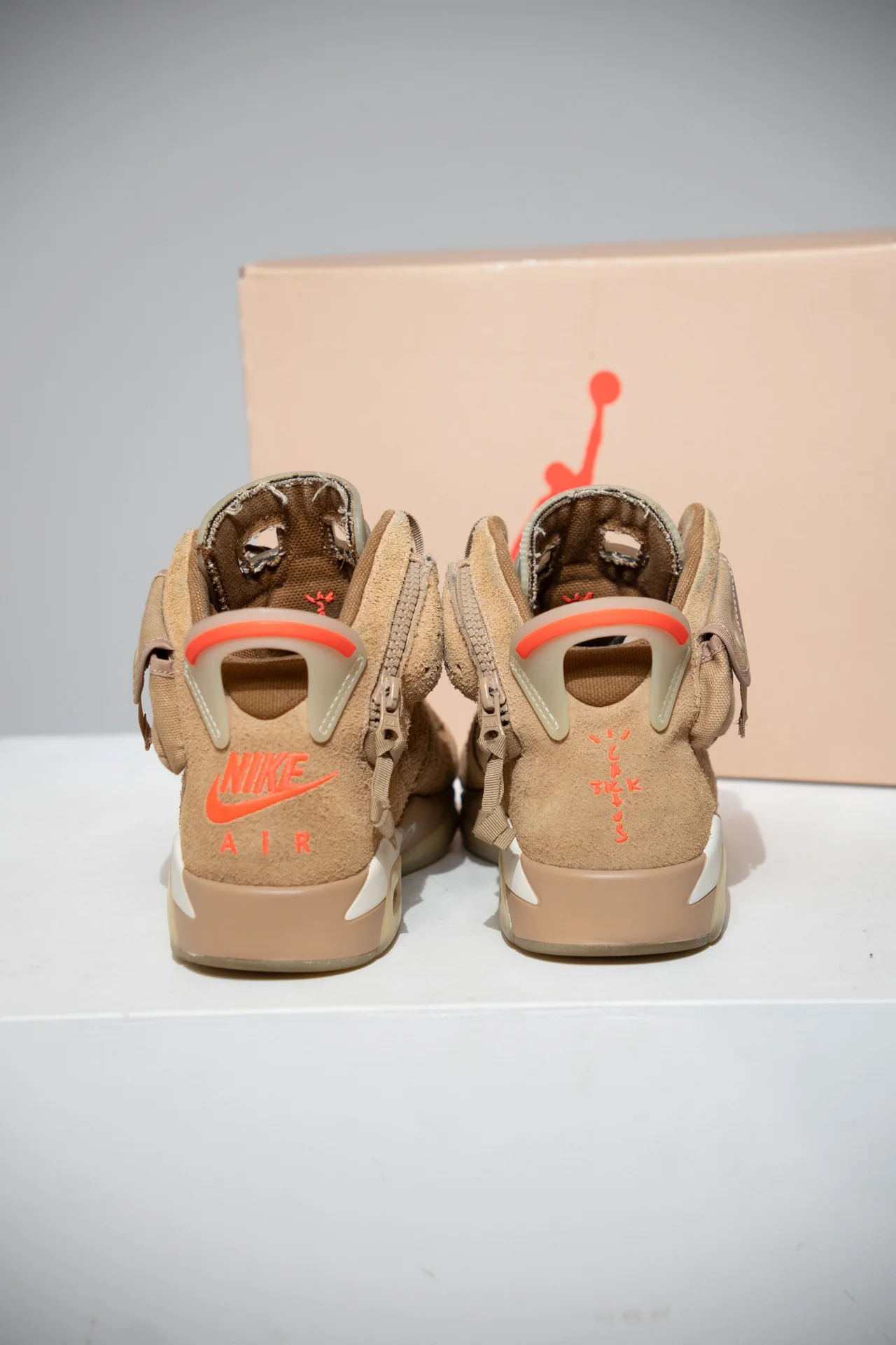 Jordan 6 Travis Scott British Kaki (Taille 40,5) - Image 5