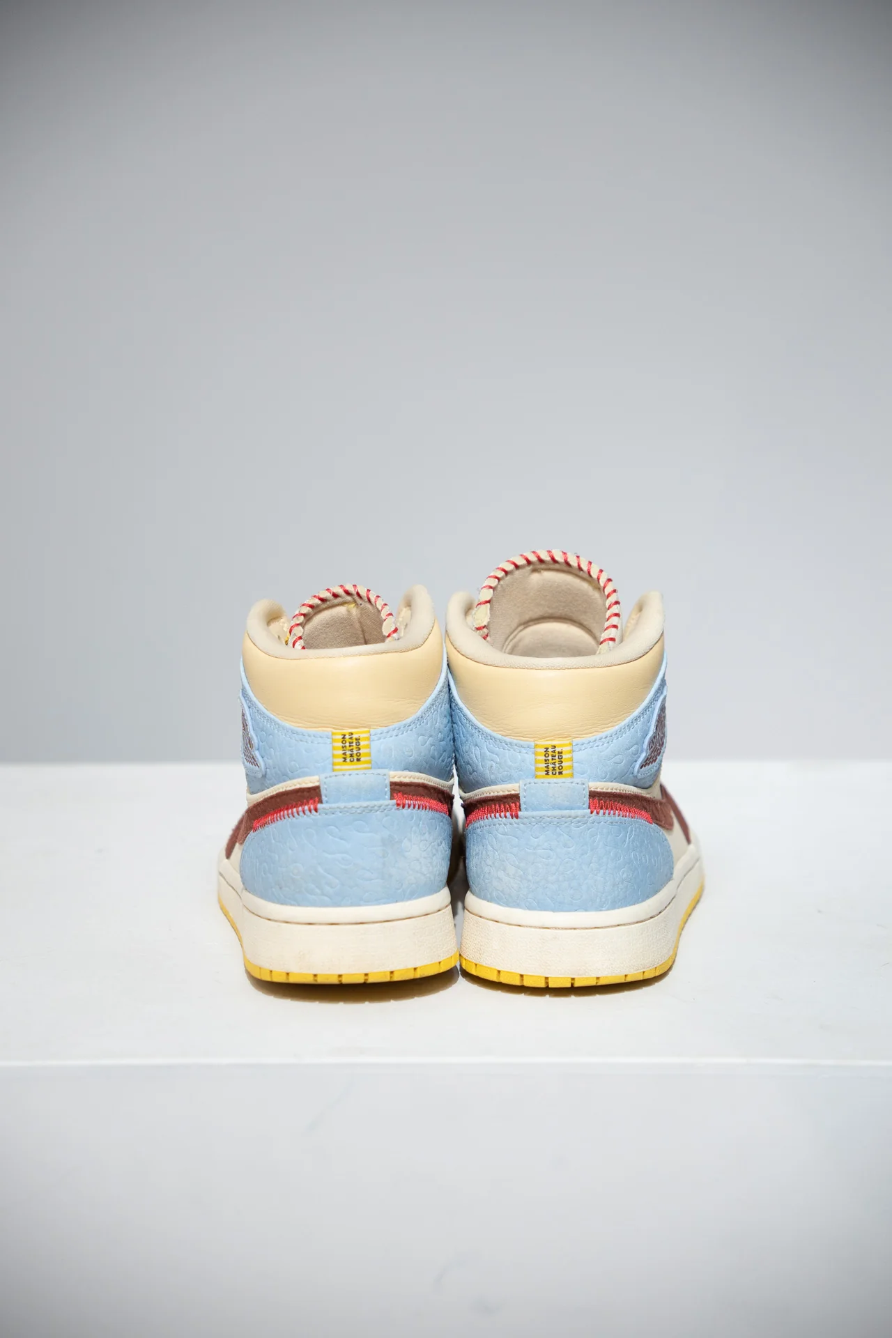 Jordan 1 Mid Maison Chateau Rouge (Taille 40,5) - Image 3