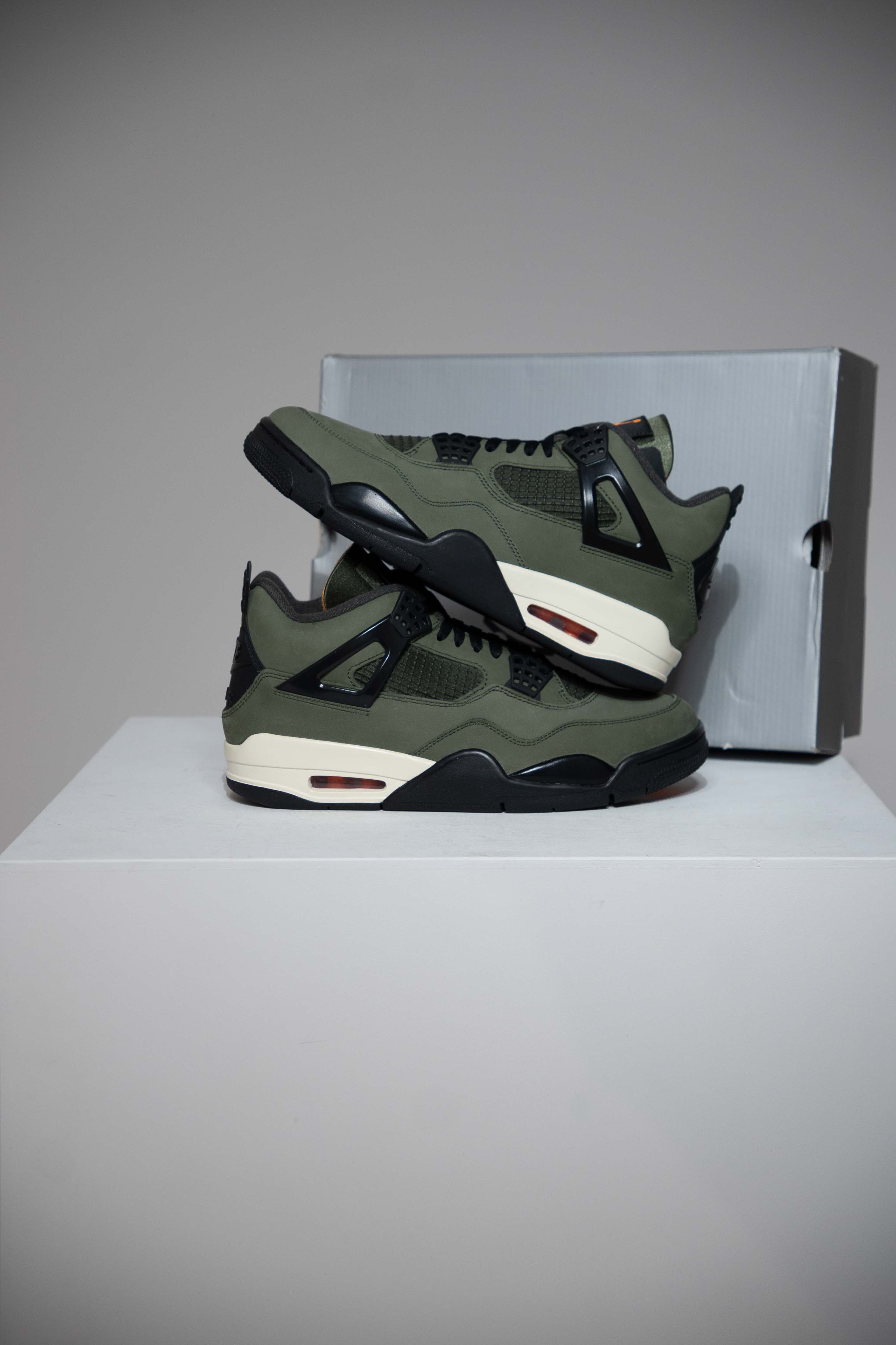 Jordan 4 Undefeated (Taille 40)