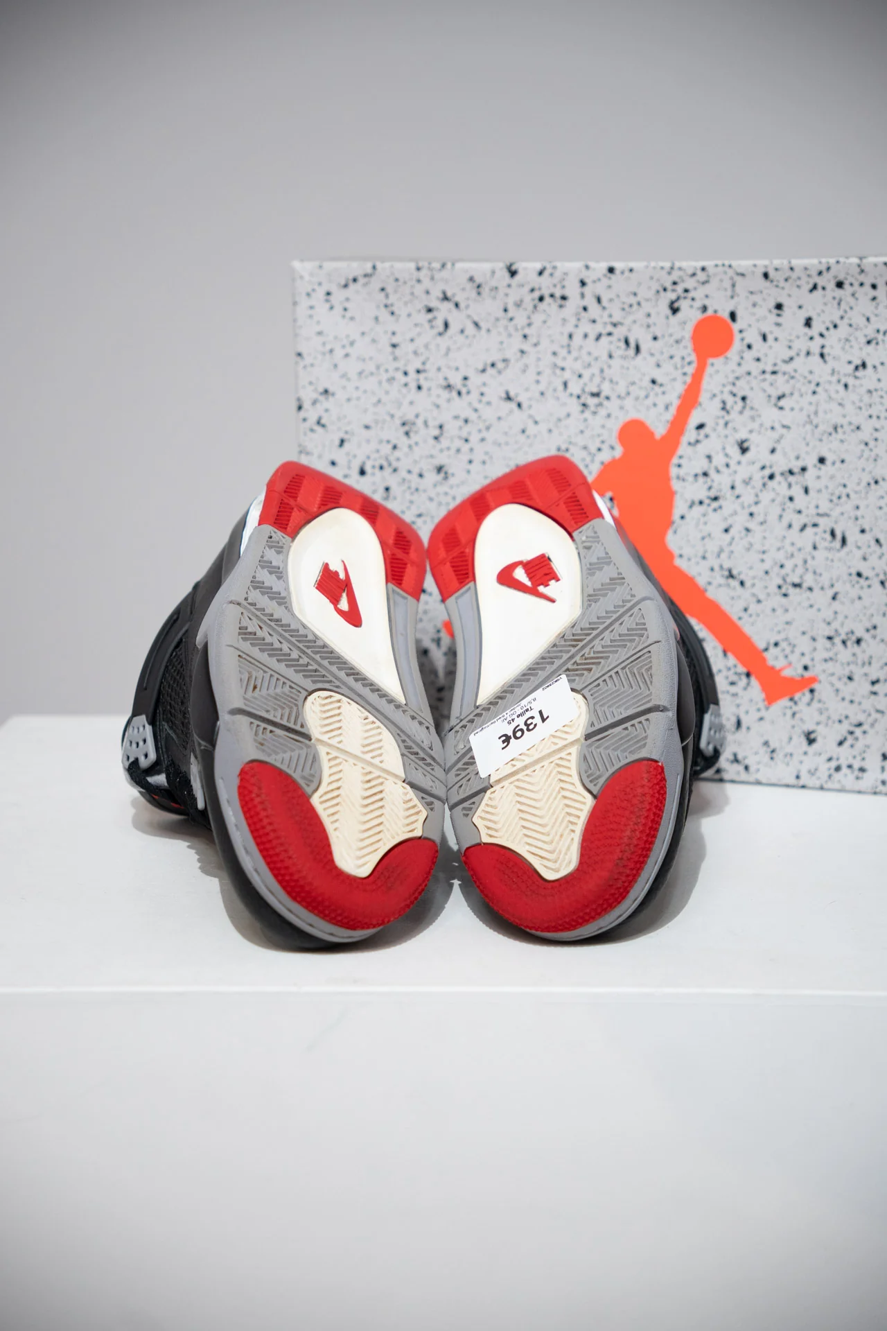 Jordan 4 Bred Reimagined (Taille 45) - Image 4