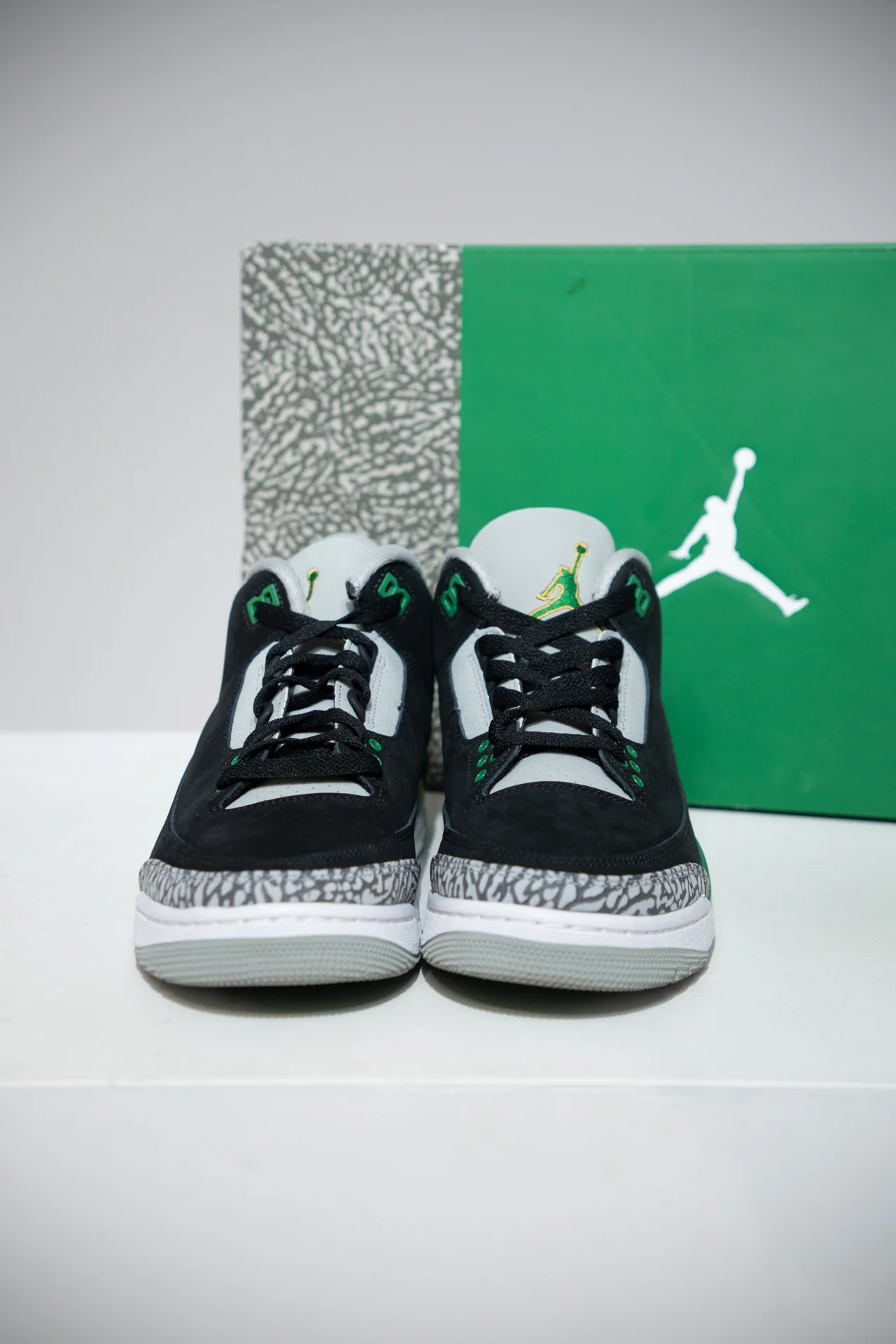 Jordan 3 Pine green (Taille 42) - Image 2