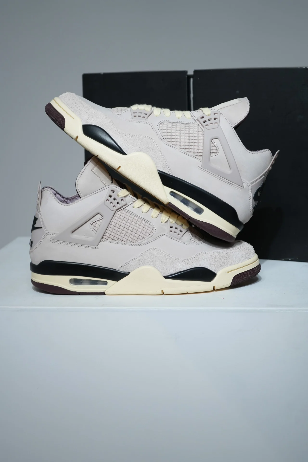 Jordan 4 A Ma Maniere Phantom (Taille 42)