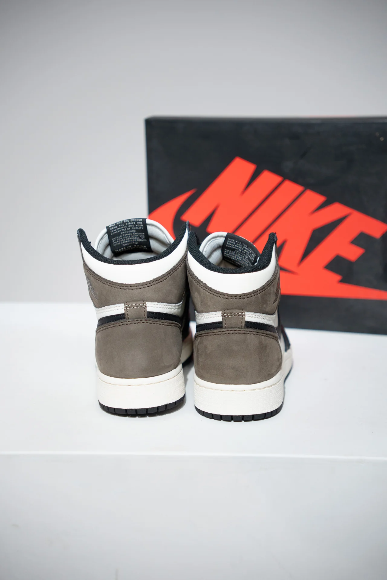 Jordan 1 High Mocha GS (Taille 37,5) - Image 3