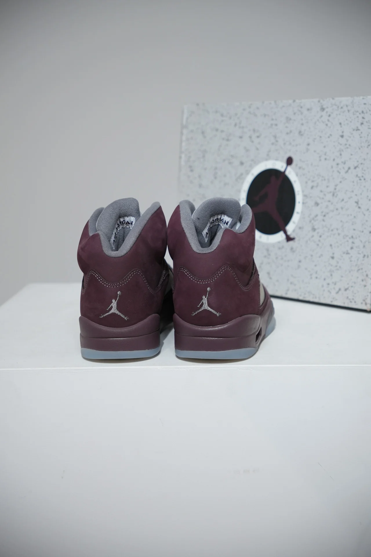 Jordan 5 Bordeaux (Taille 44) - Image 2