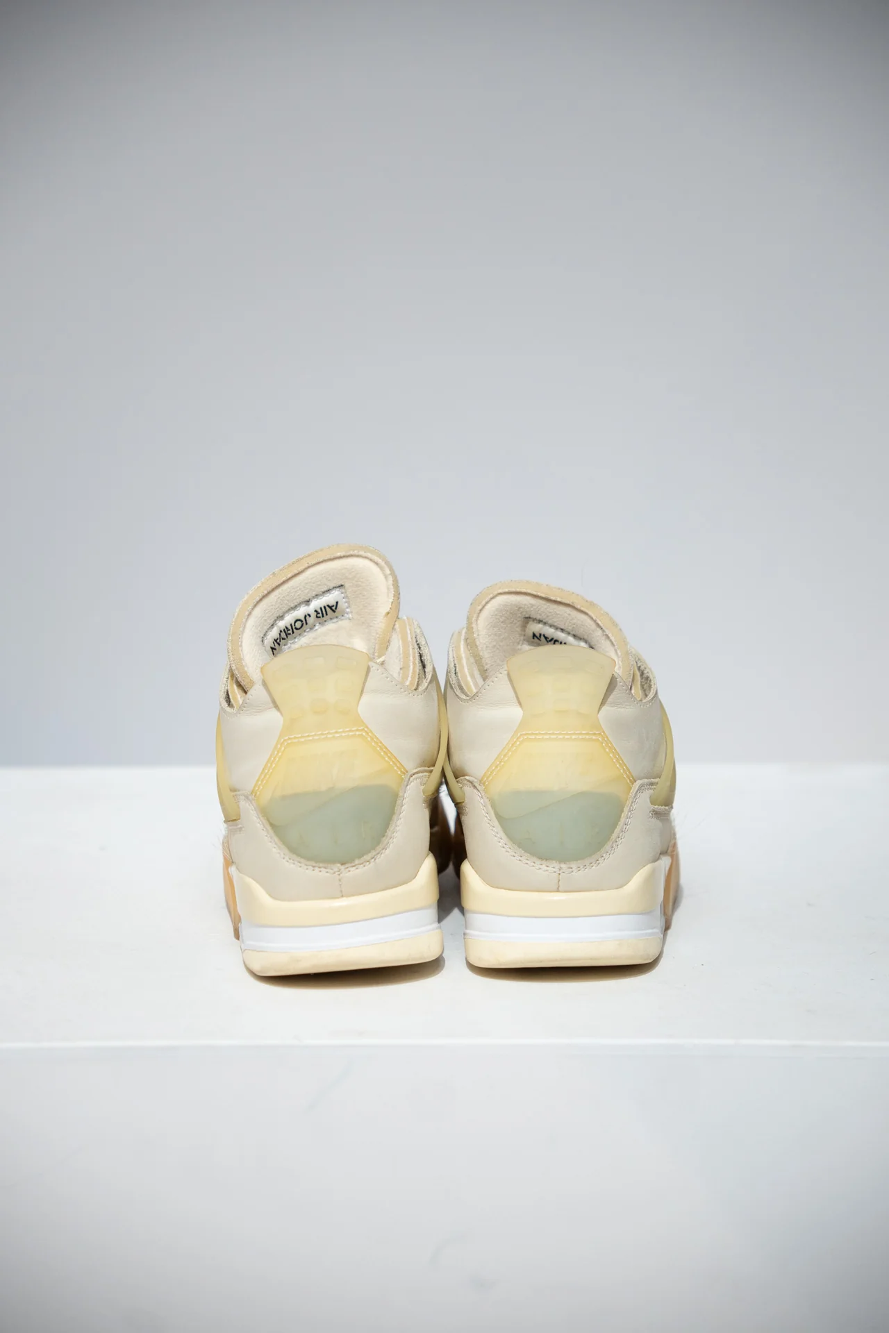 Jordan 4 Off-White Sail (Taille 36,5) - Image 2