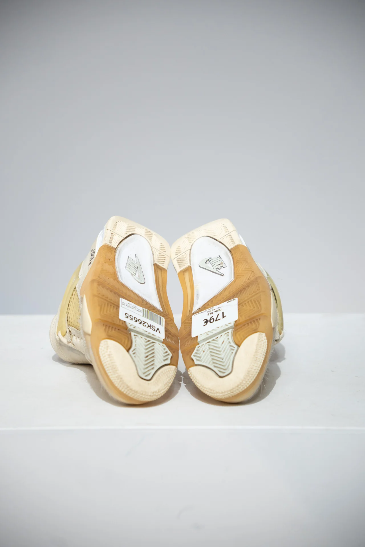 Jordan 4 Off-White Sail (Taille 36,5) - Image 4