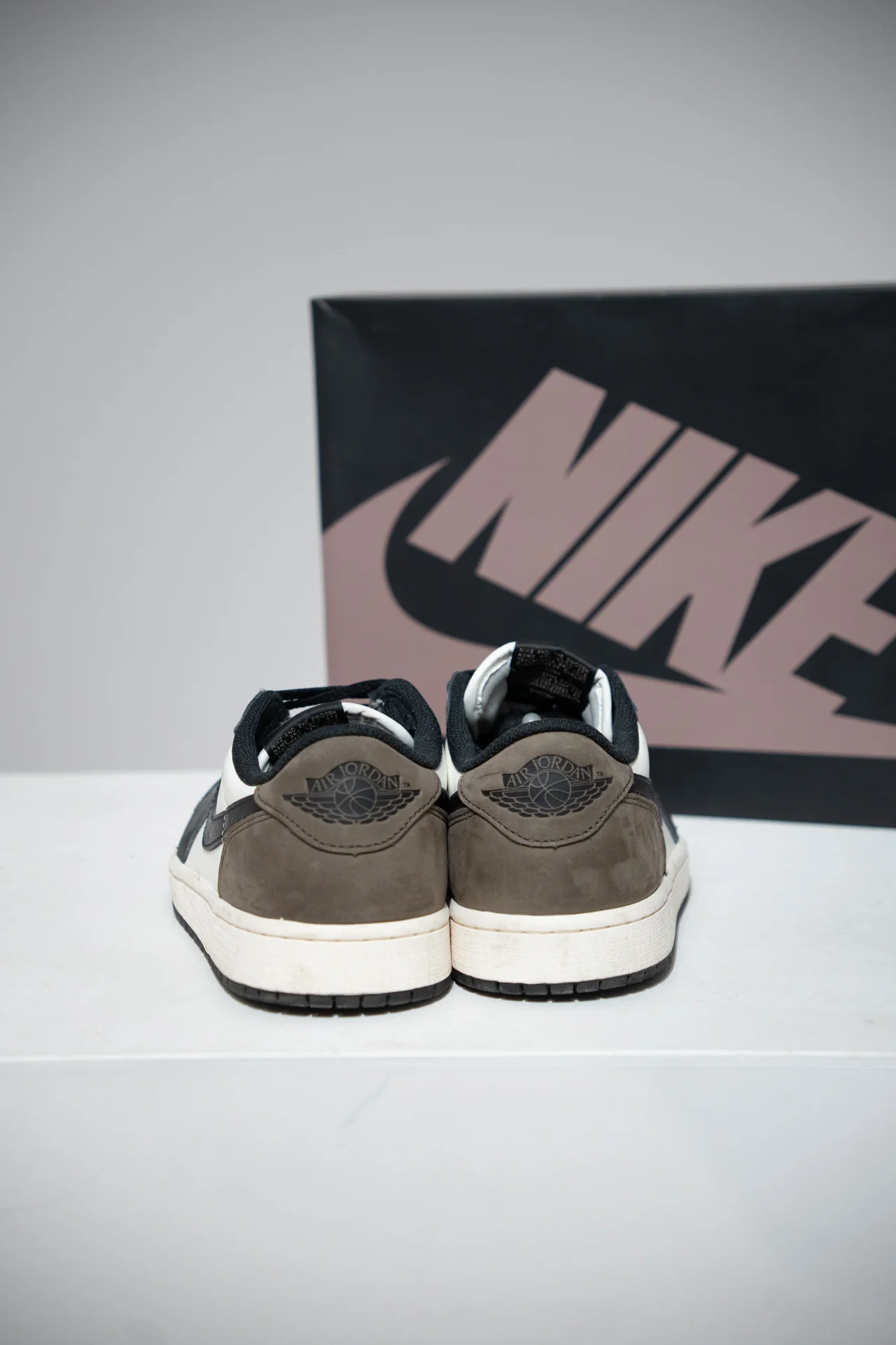 Jordan 1 Low Mocha (Taille 43) - Image 4