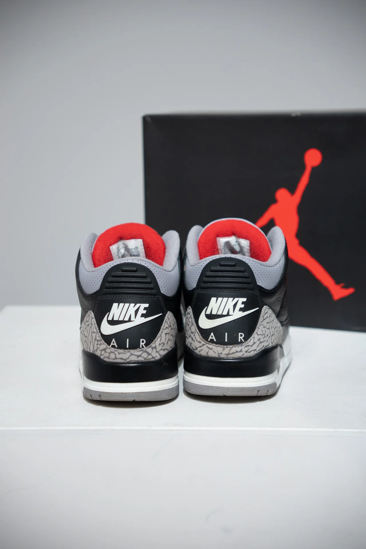 Jordan 3 Black Cement Reimagined (Taille 44) - Image 3