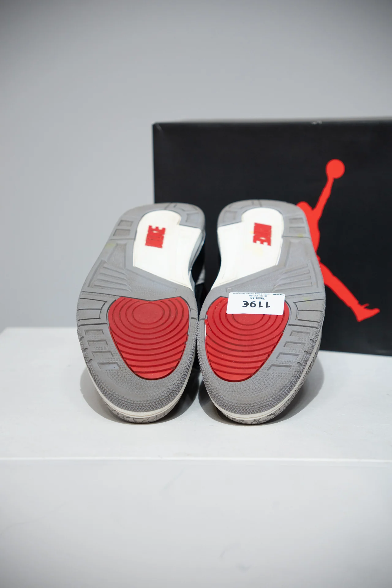 Jordan 3 Black Cement Reimagined (Taille 44) - Image 4