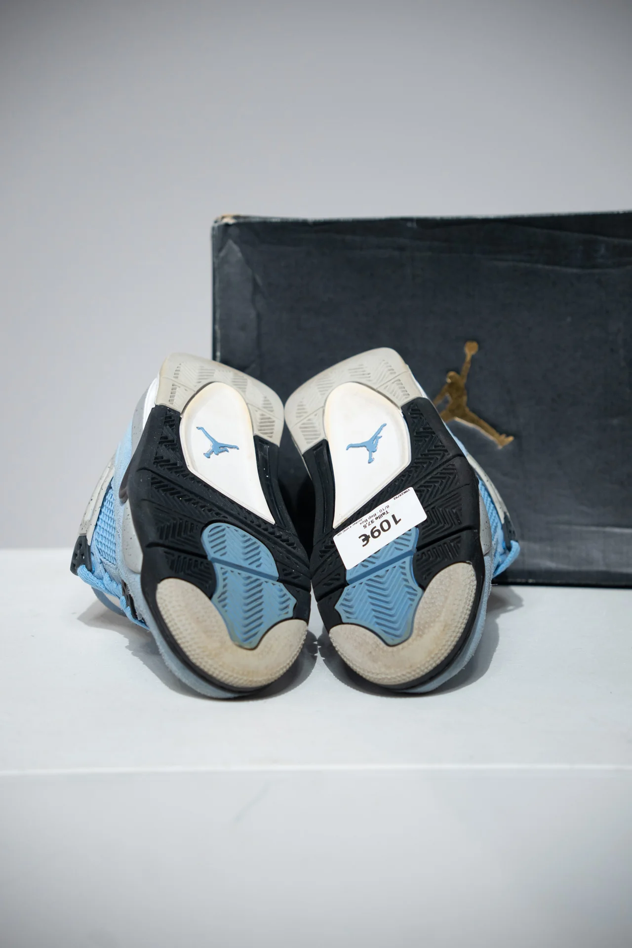 Jordan 4 UNC GS (Taille 37,5) - Image 5