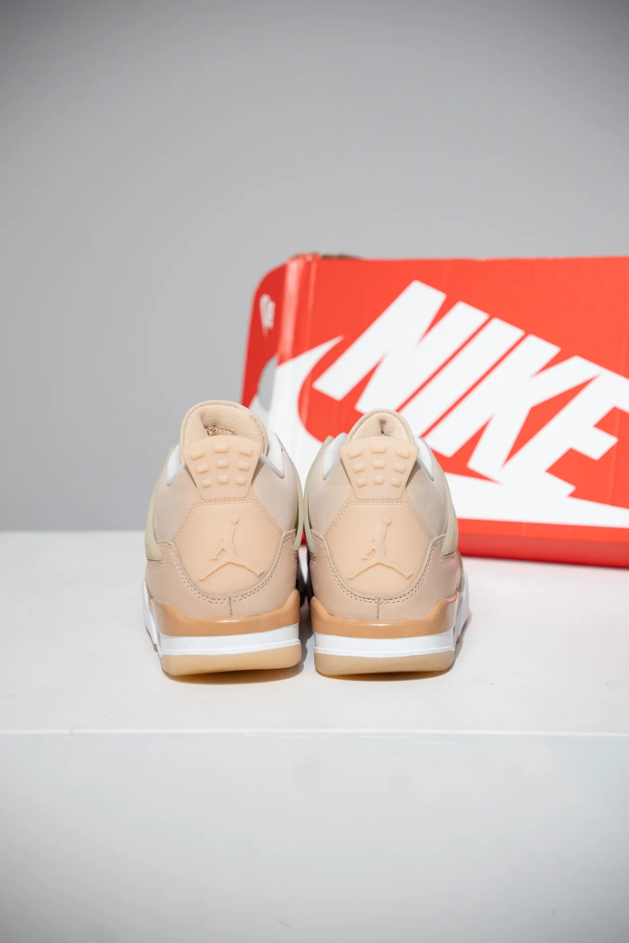 Jordan 4 Shimmer (Taille 36) - Image 3