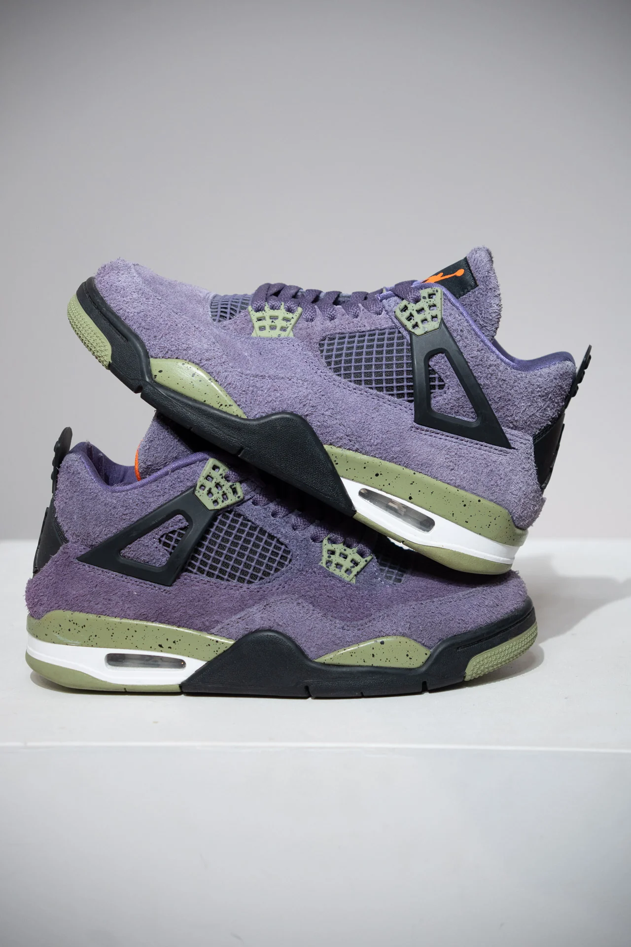 Jordan 4 Canyon purple (Taille 40,5)