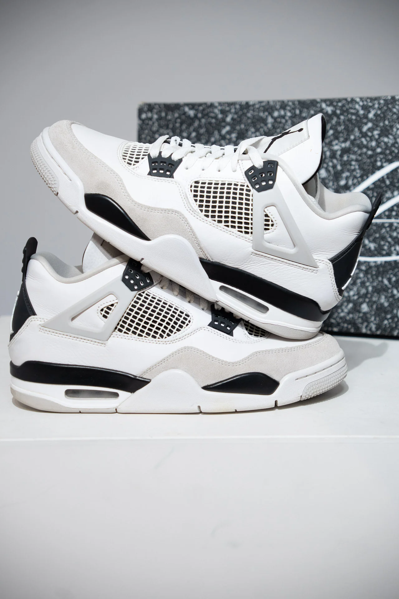 Jordan 4 Military Black (Taille 42,5)