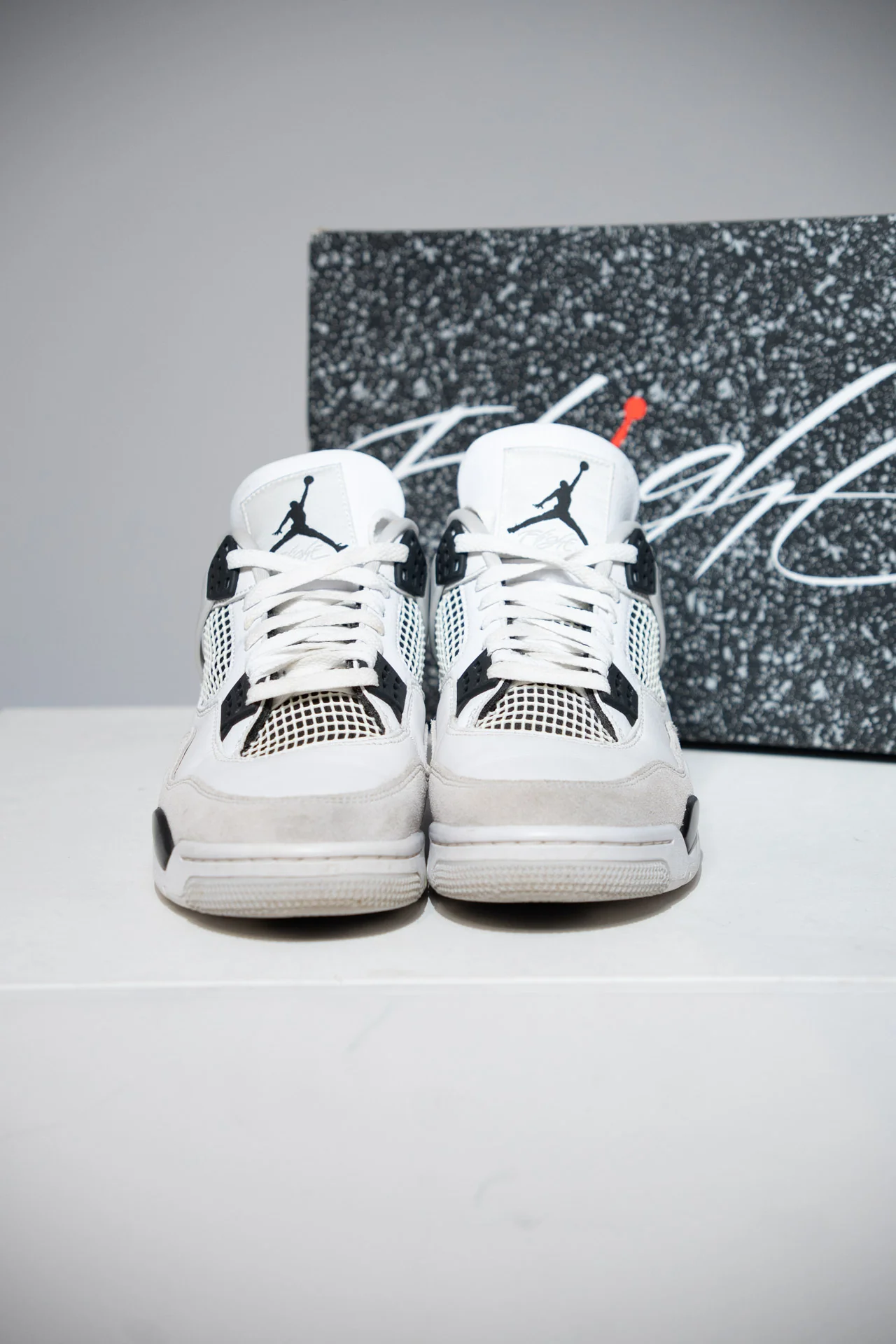 Jordan 4 Military Black (Taille 42,5) - Image 2