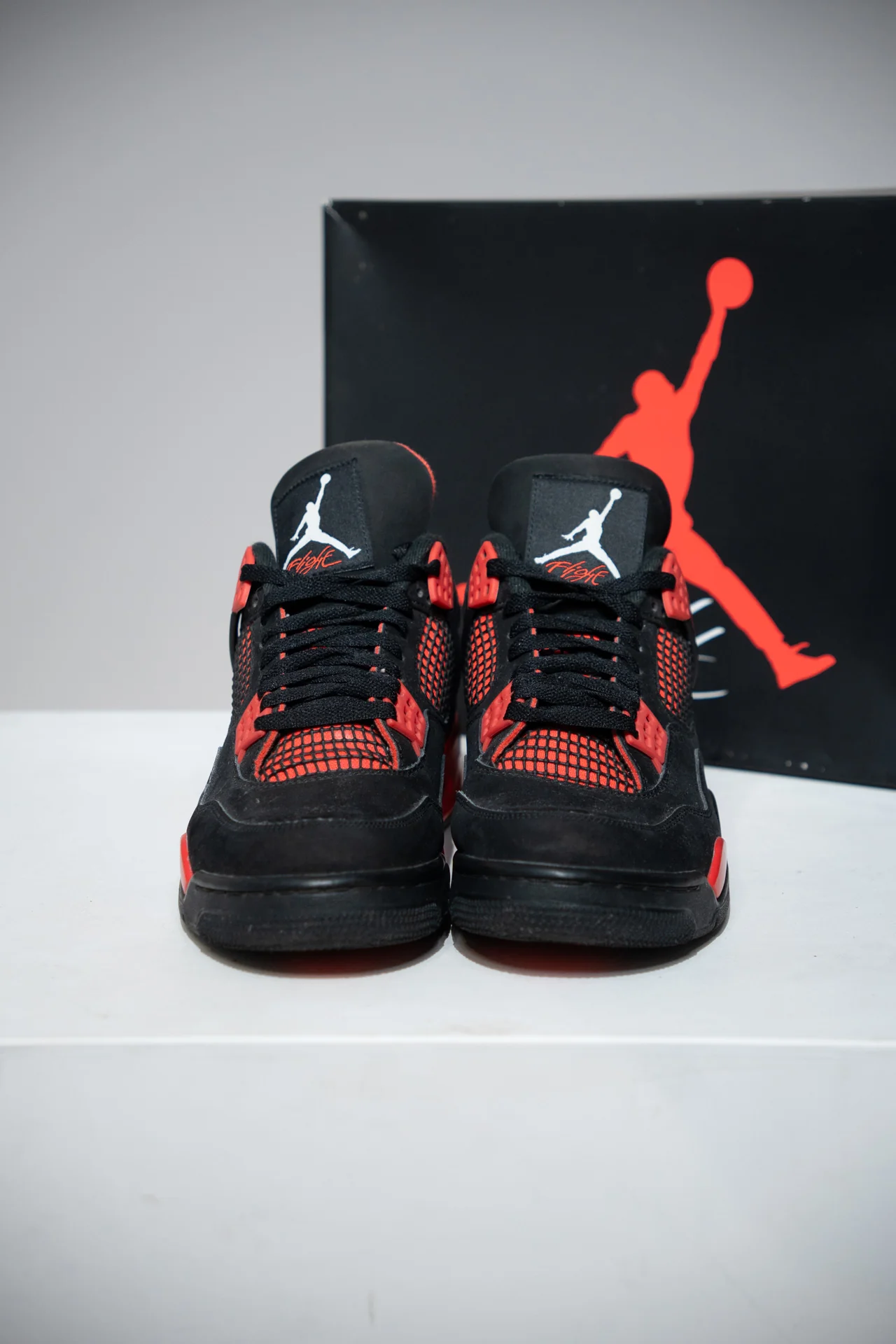 Jordan 4 Red Thunder (Taille 43) - Image 3