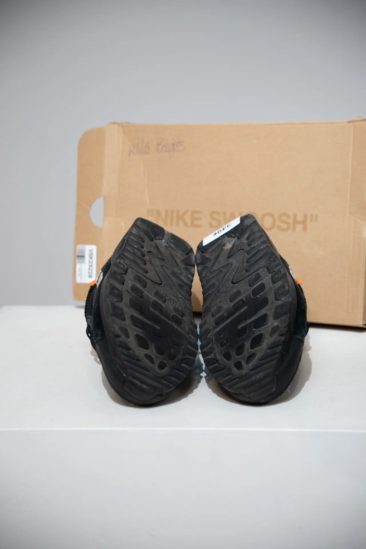 Air max 90 Off-White Black (Taille 44) - Image 4