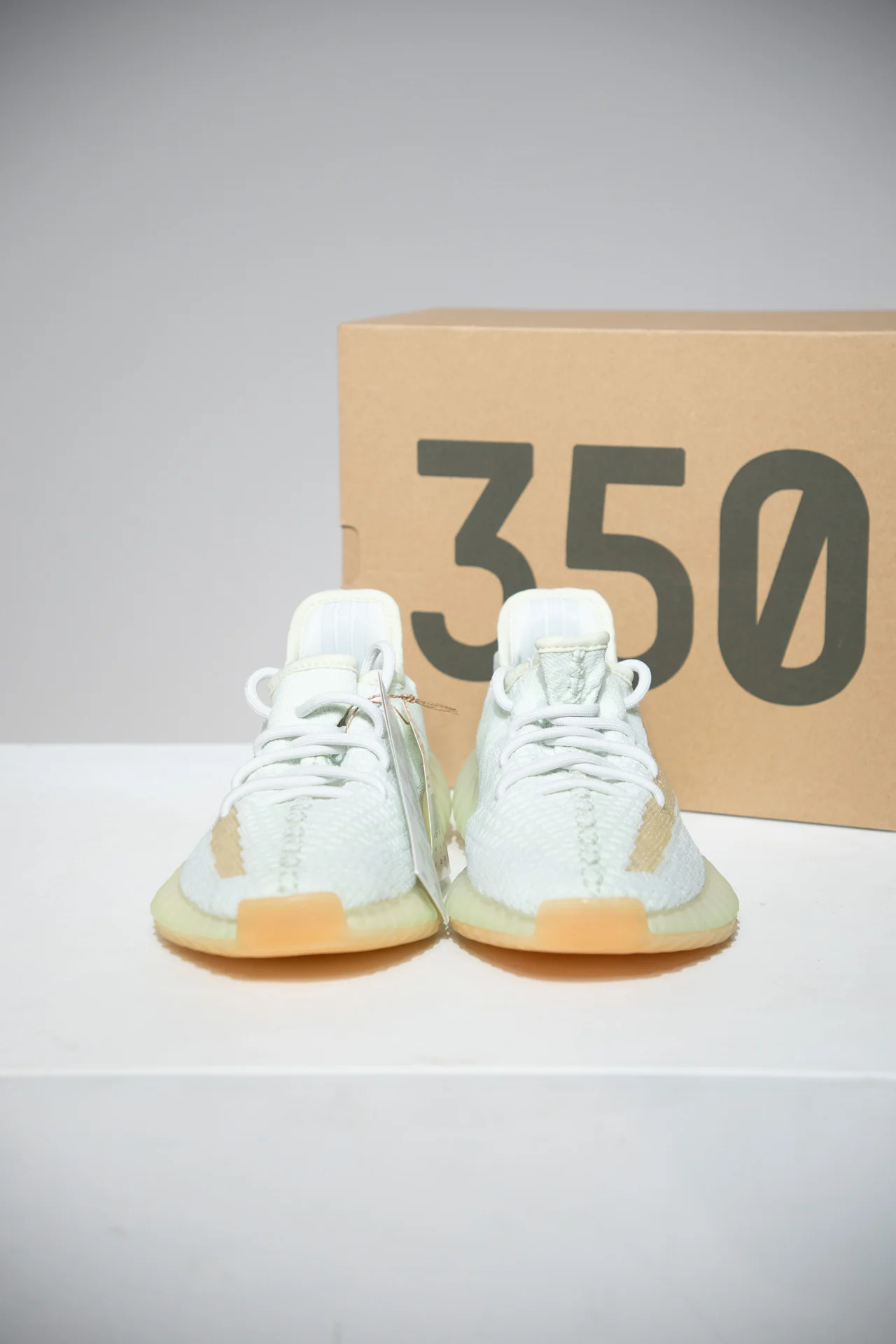 YEEZY 350 V2 Hyperspace (Taille 37 1/3) - Image 3