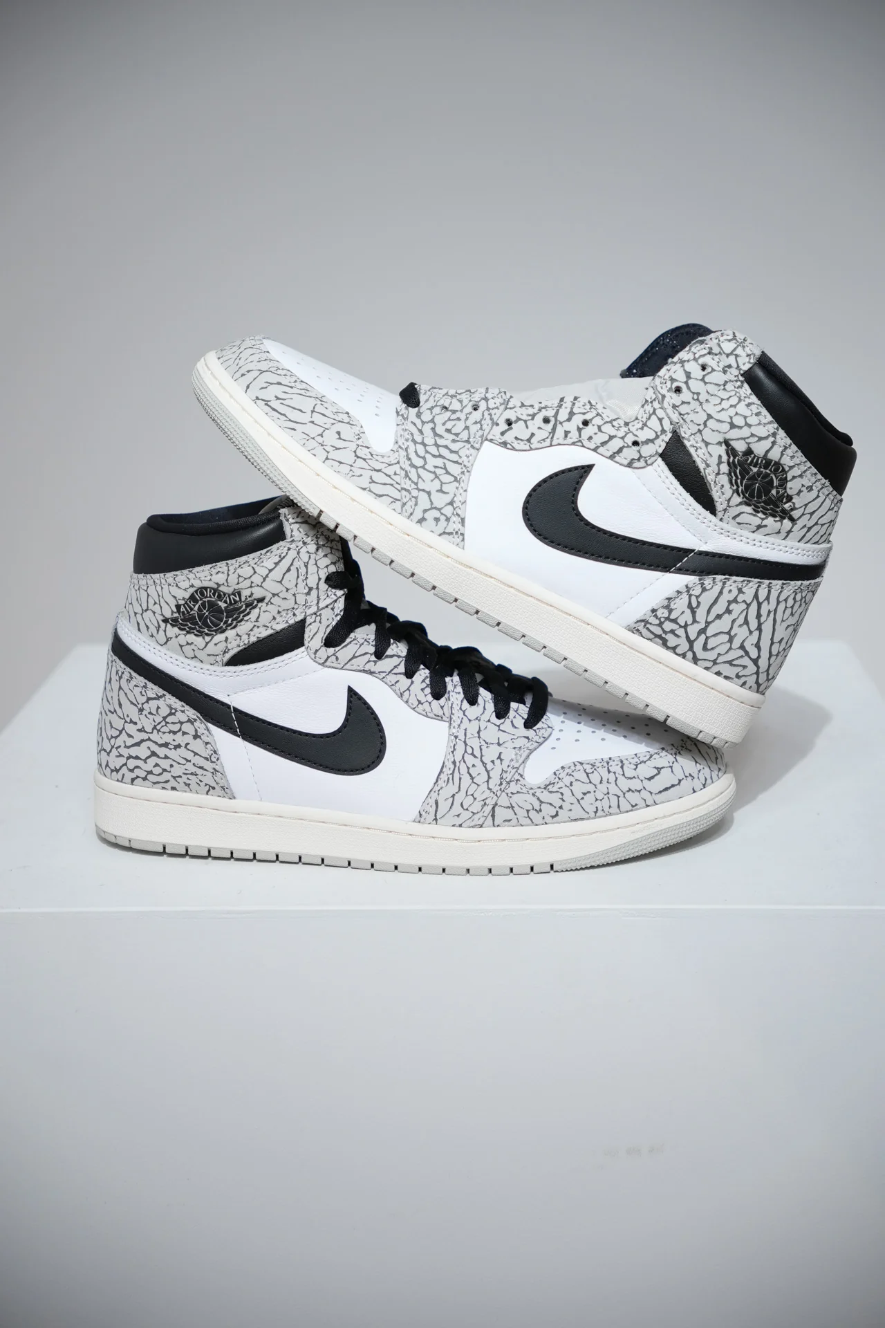 Jordan 1 High White Cement (Taille 44,5)
