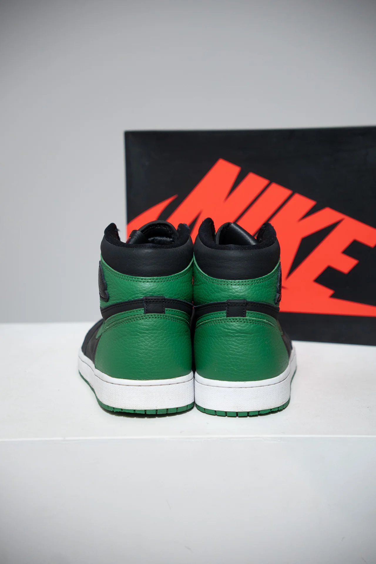 Jordan 1 High Pine green (Taille 46) - Image 2