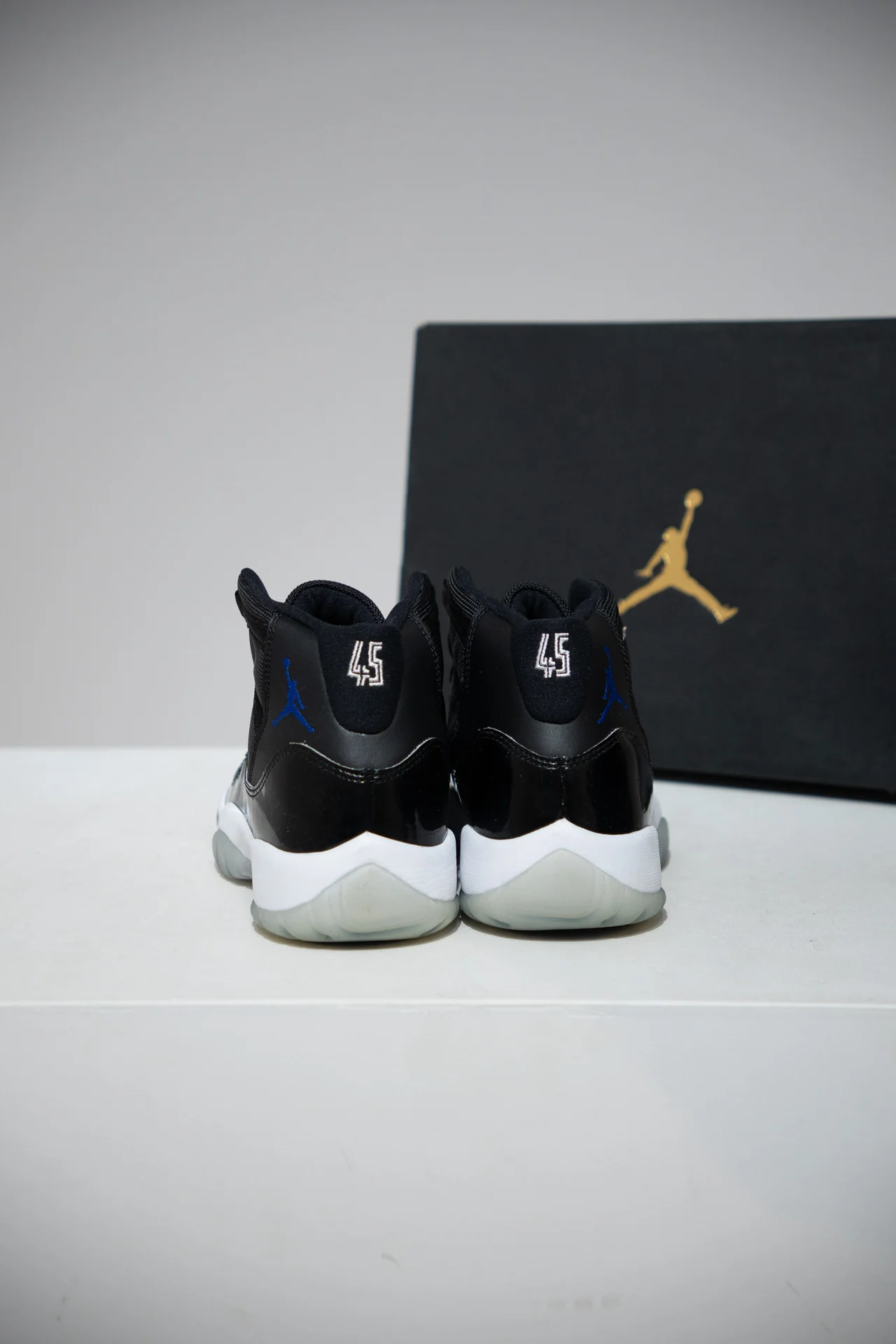 Jordan 11 SpaceJam GS (Taille 39) - Image 2