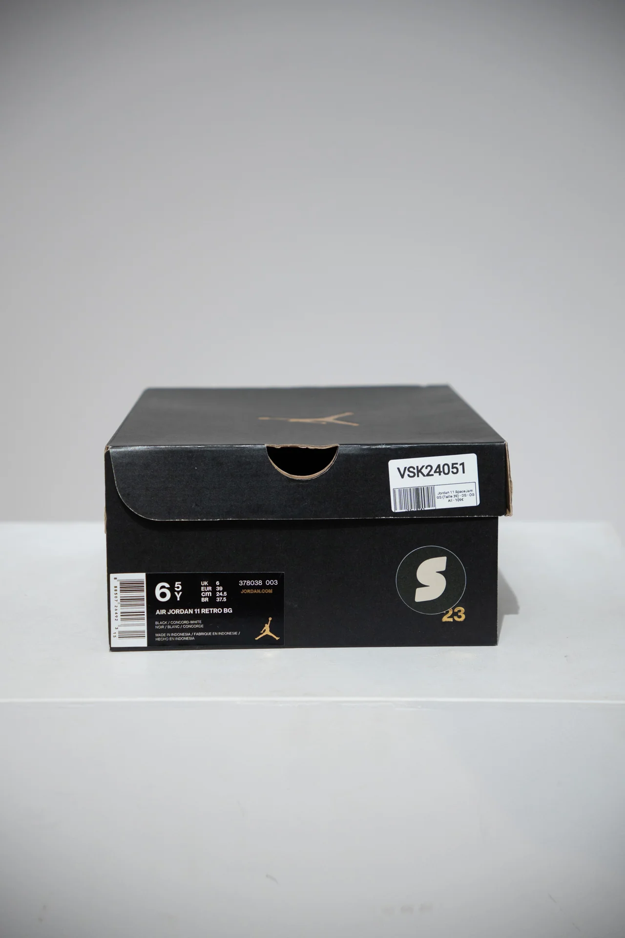 Jordan 11 SpaceJam GS (Taille 39) - Image 4