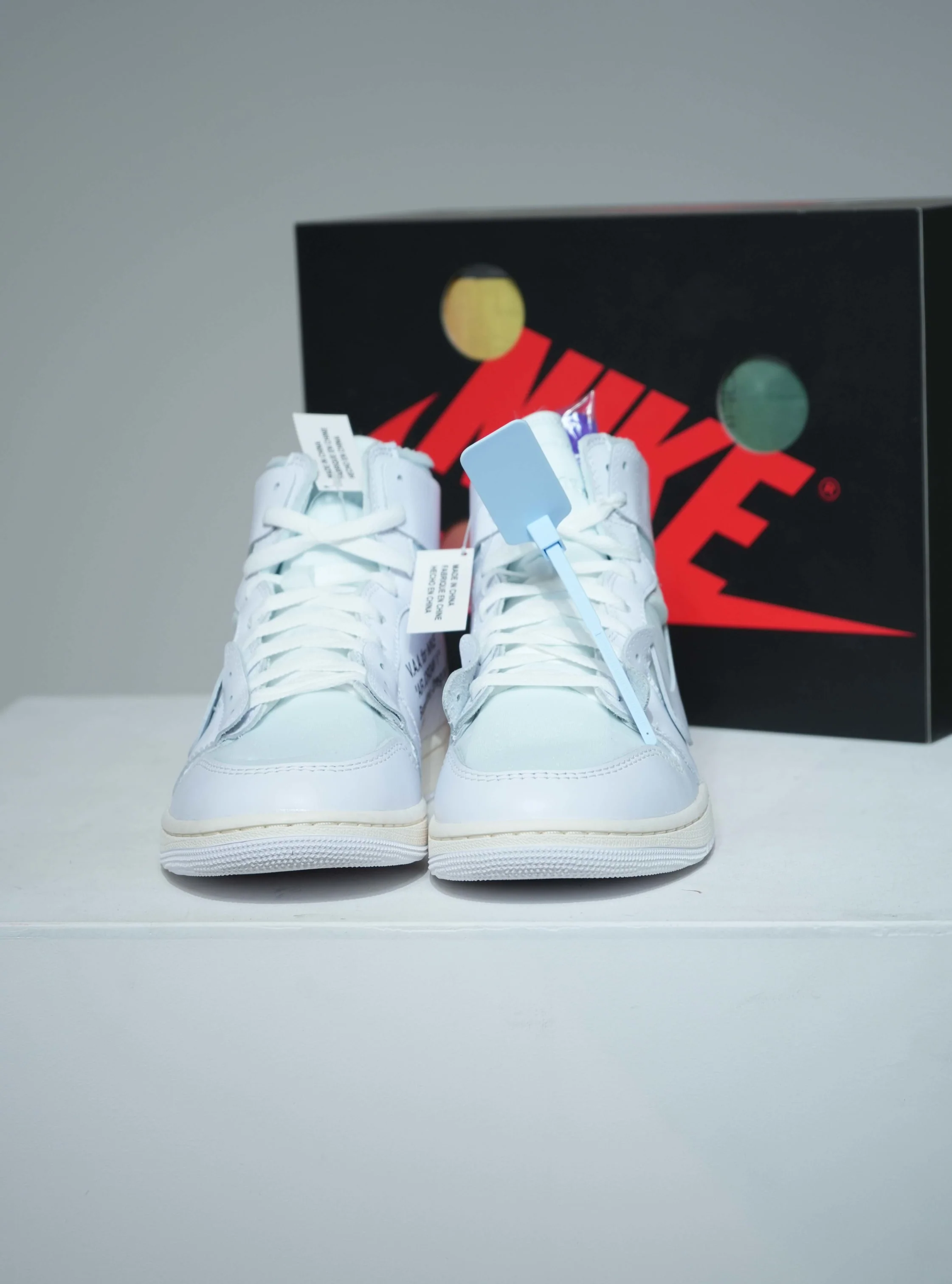 Jordan 1 High Off White Alaska (Taille 40) - Image 2