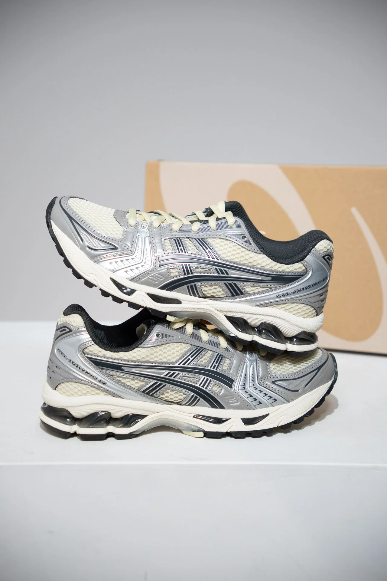 Asics Gel Kayano 14 Oyster (Taille 37,5)