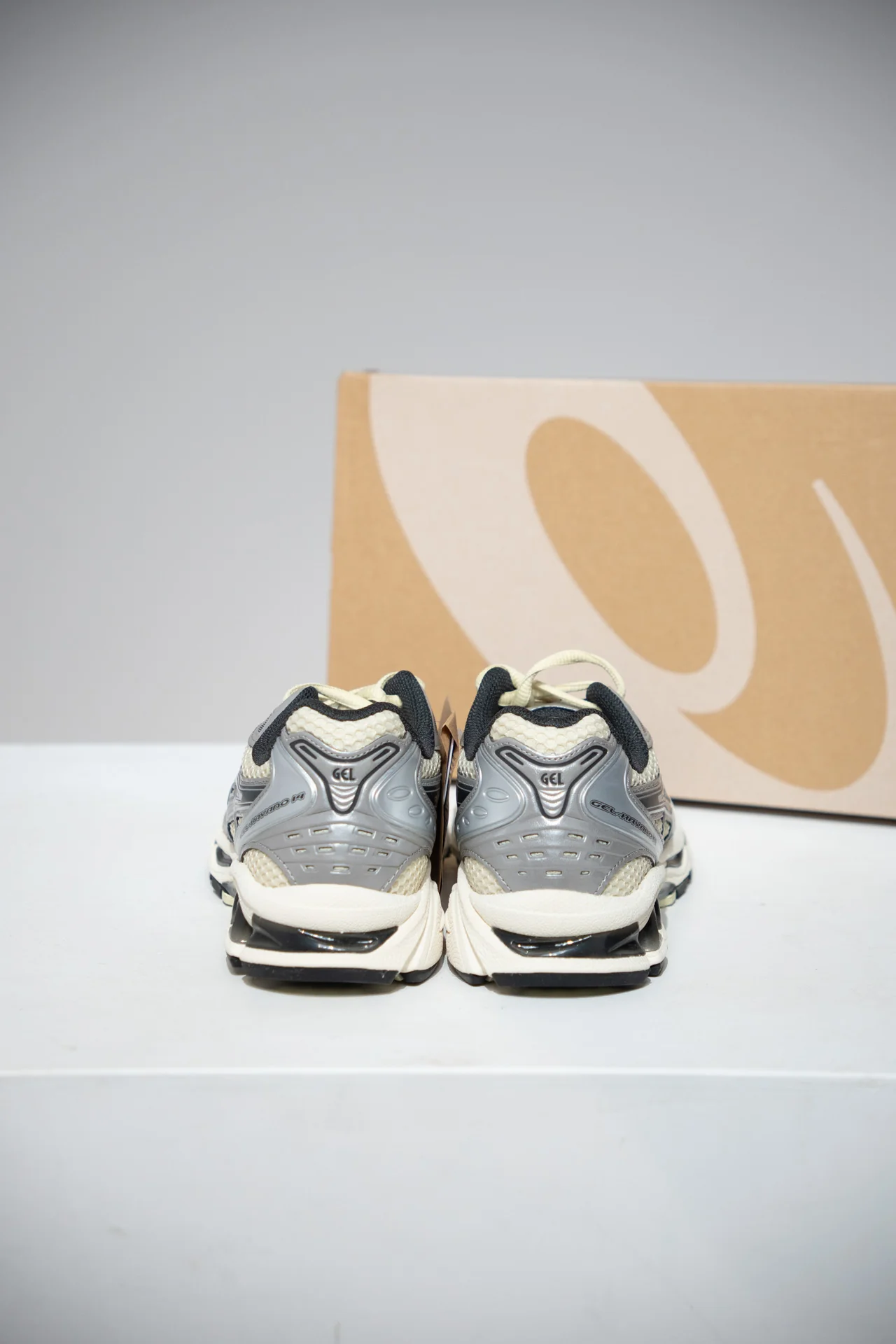 Asics Gel Kayano 14 Oyster (Taille 37,5) - Image 4