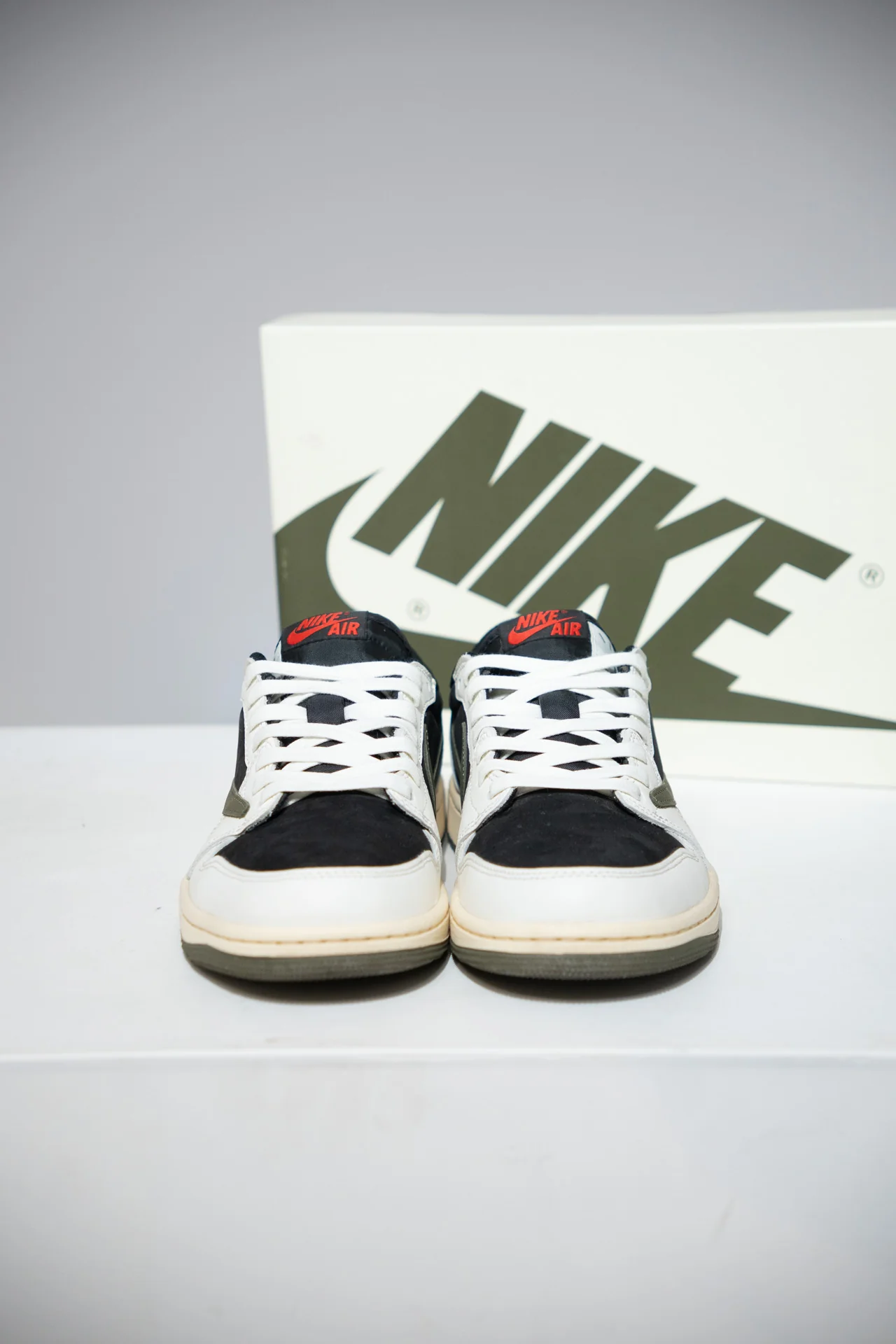 Jordan 1 Low Travis Scott Olive (Taille 40) - Image 2