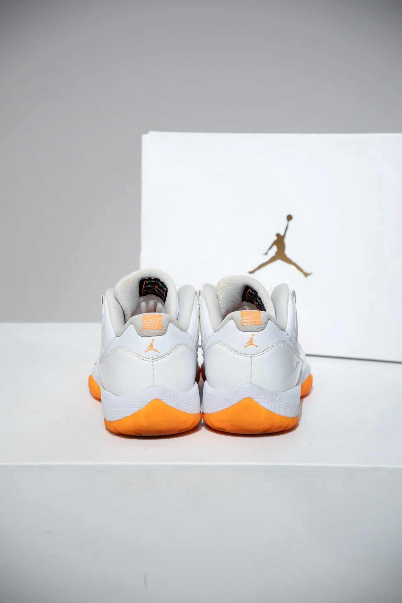 Jordan 11 Low Citrus (Taille 38,5) - Image 3