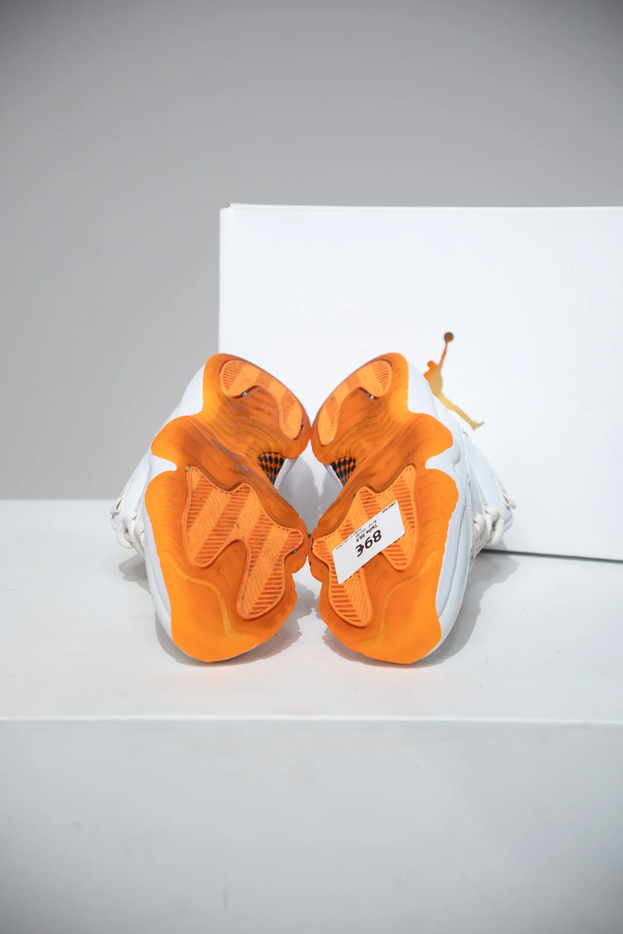 Jordan 11 Low Citrus (Taille 38,5) - Image 4
