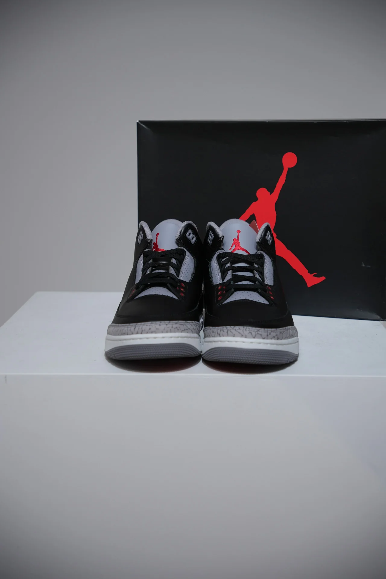 Jordan 3 Black Cement Reimagined (Taille 40) - Image 2