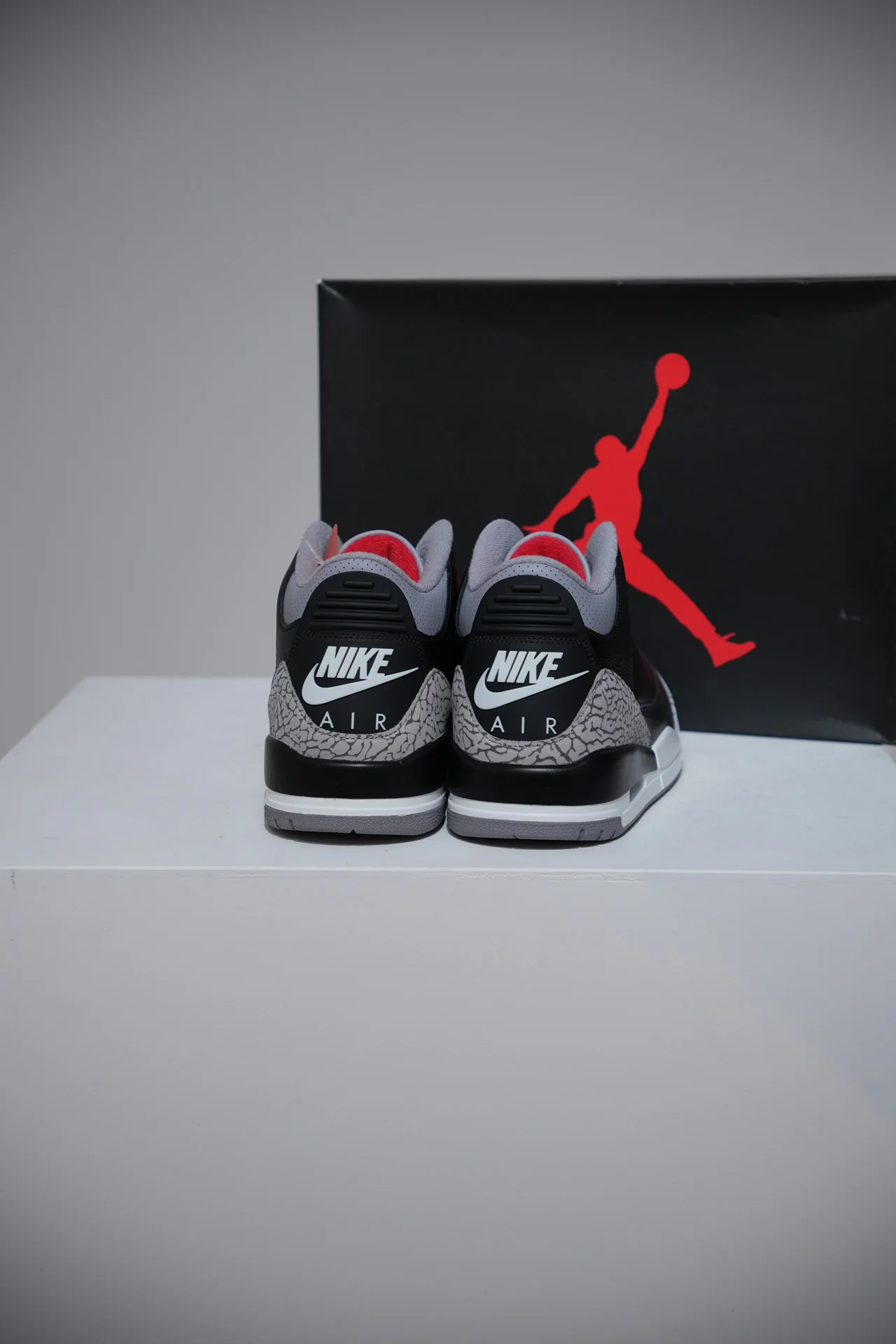 Jordan 3 Black Cement Reimagined (Taille 40) - Image 3