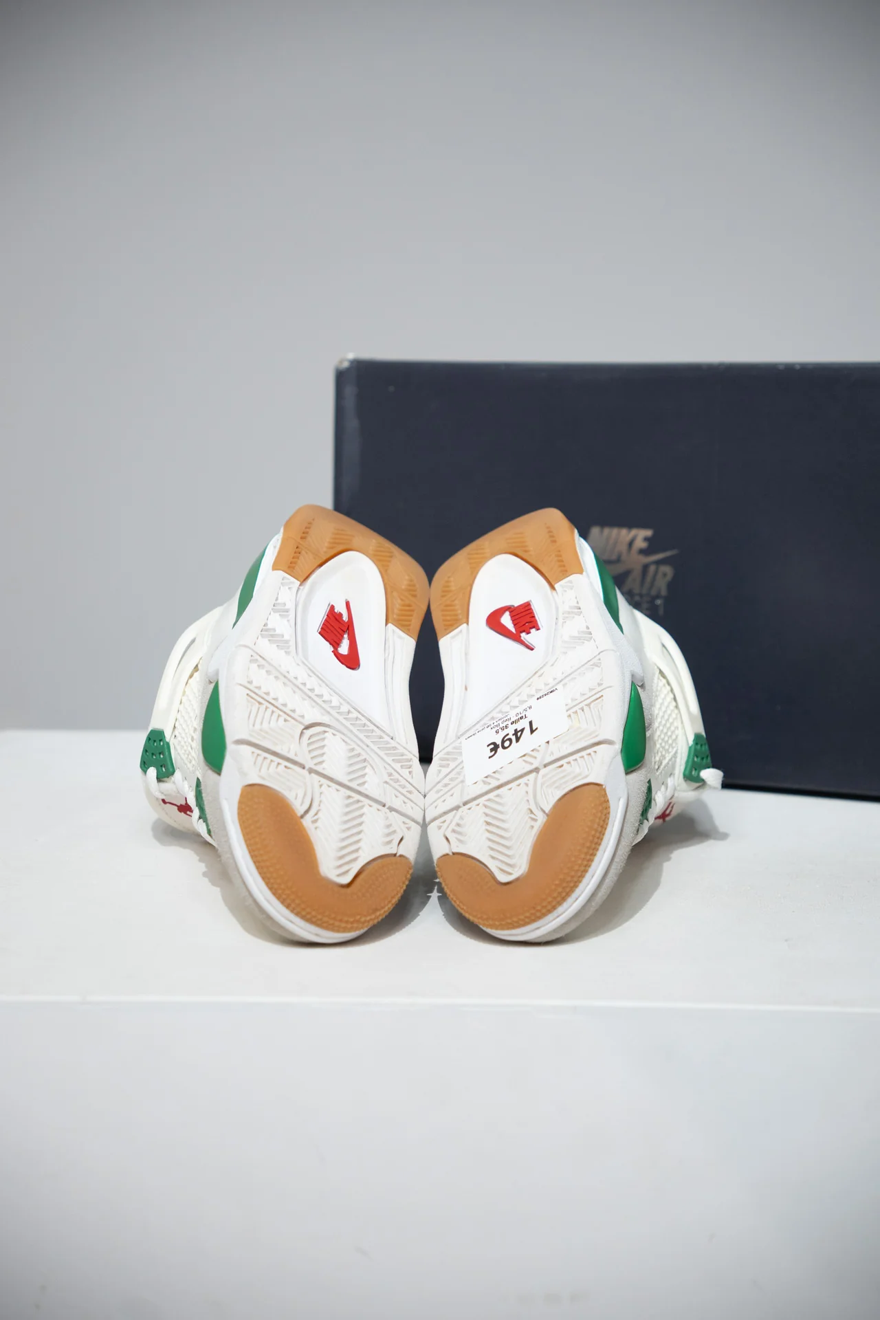 Jordan 4 SB pine Green (Taille 35,5) - Image 3