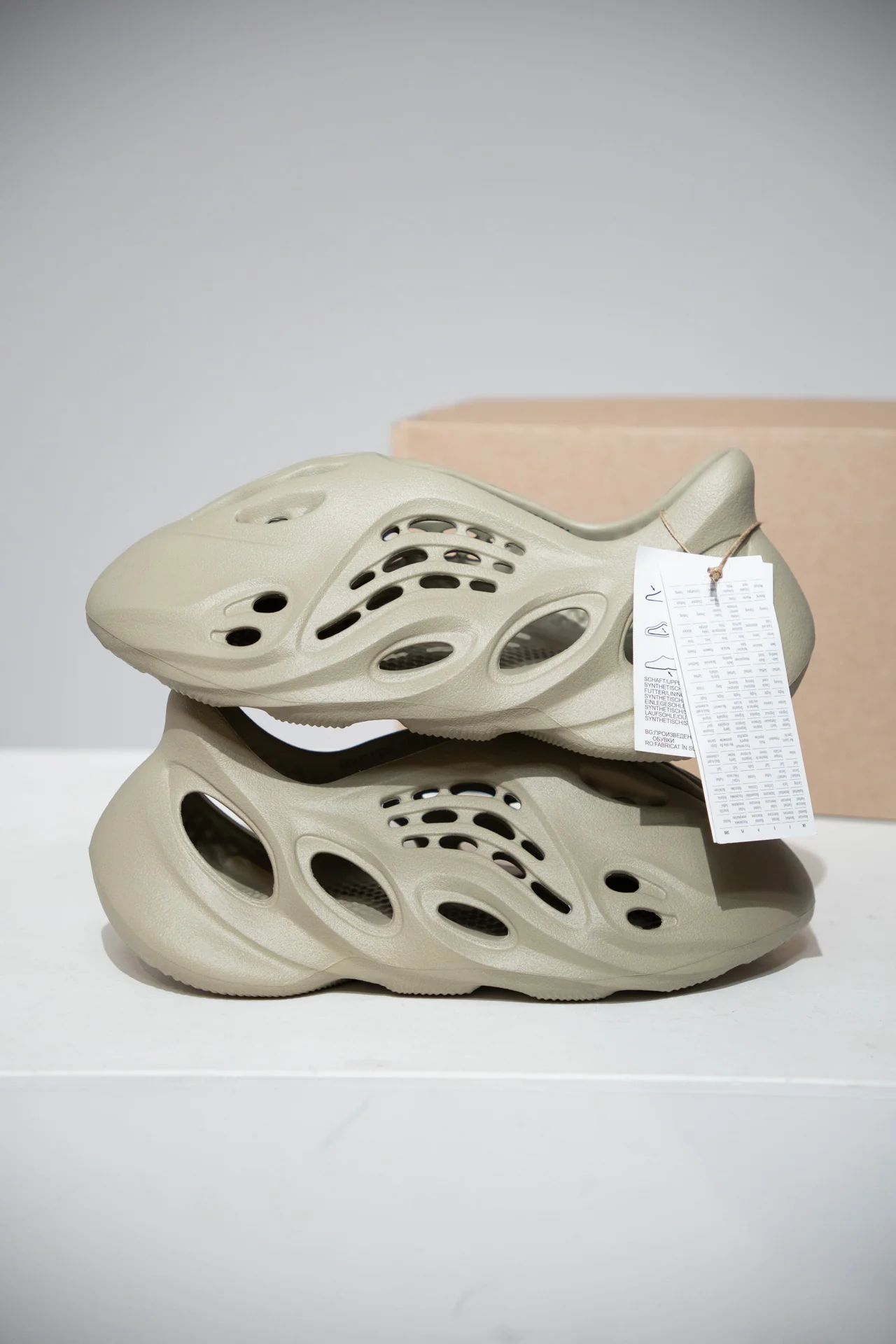 Foam Runner Stone Salt (Taille 38,5)