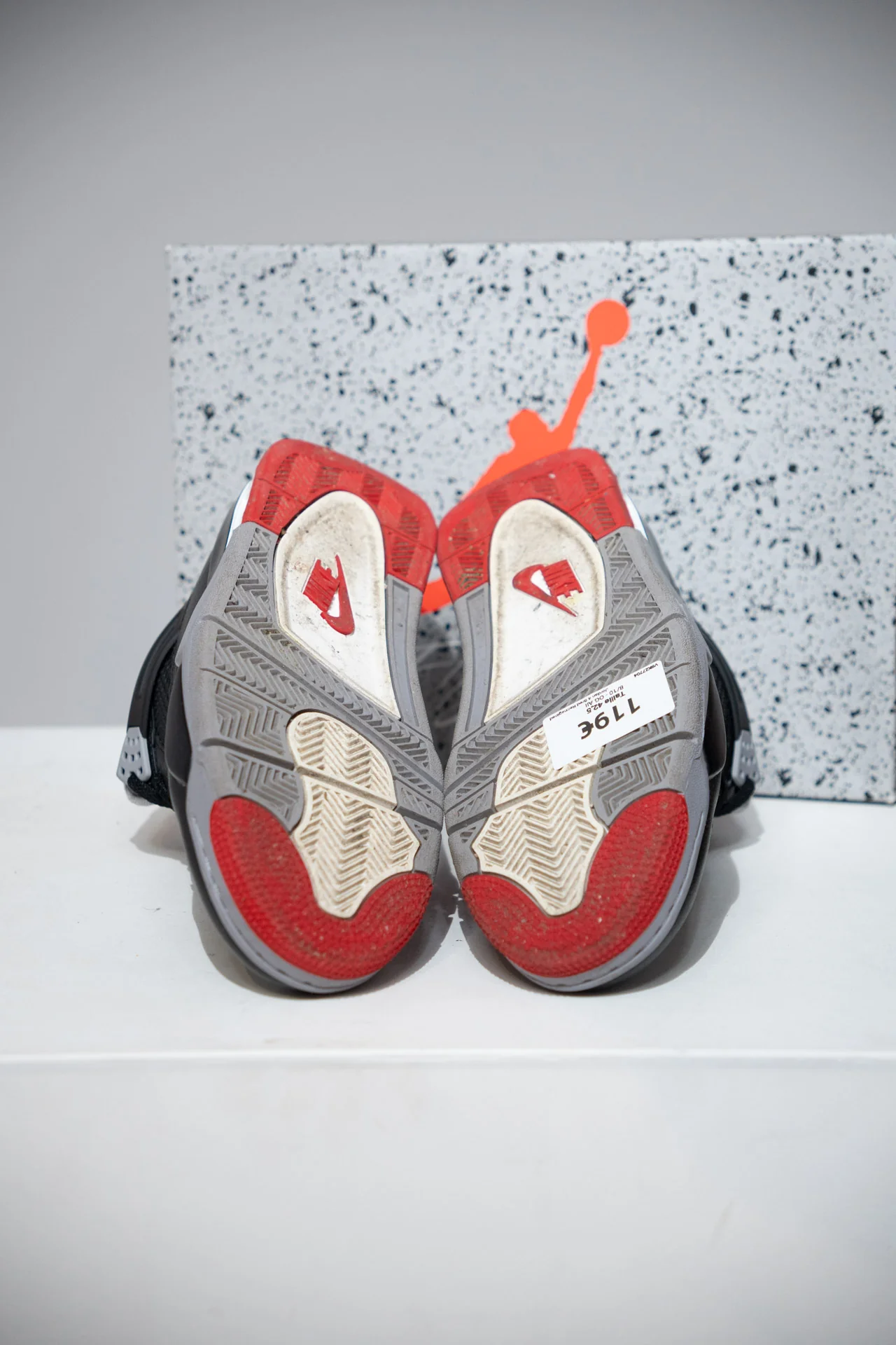 Jordan 4 Bred Reimagined (Taille 42,5) - Image 4