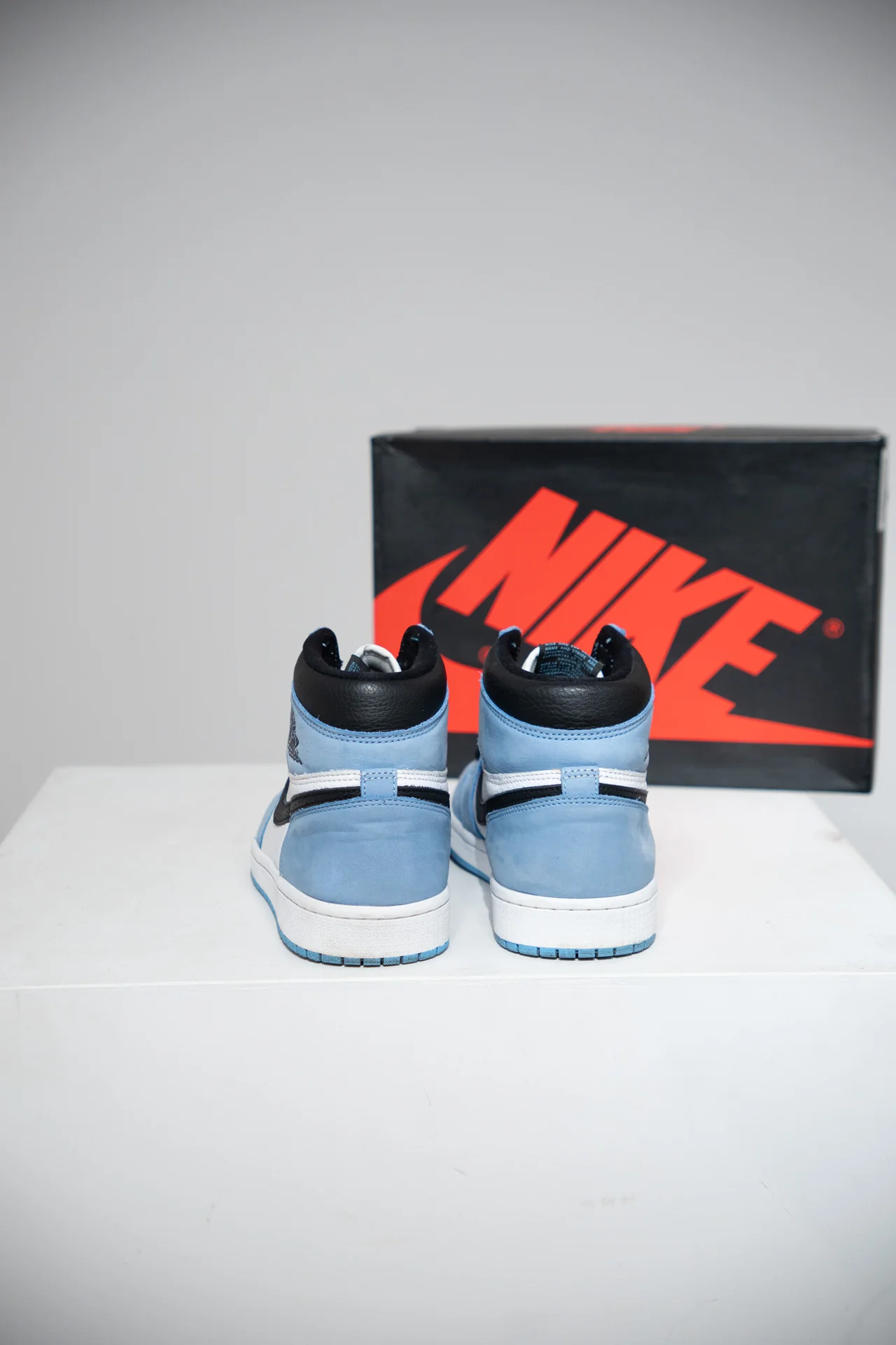 Jordan 1 High University Blue (Taille 42,5) - Image 2