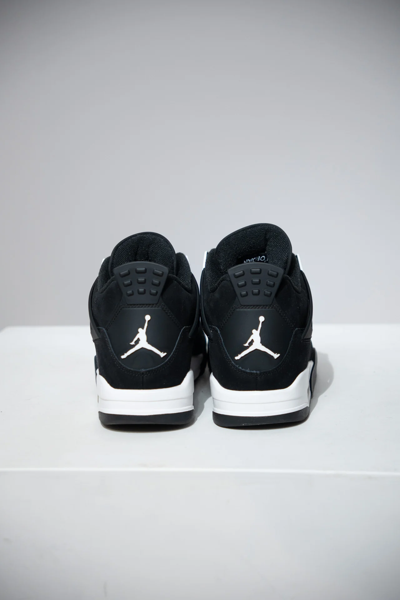 Jordan 4 White Thunder (Taille 41) - Image 2