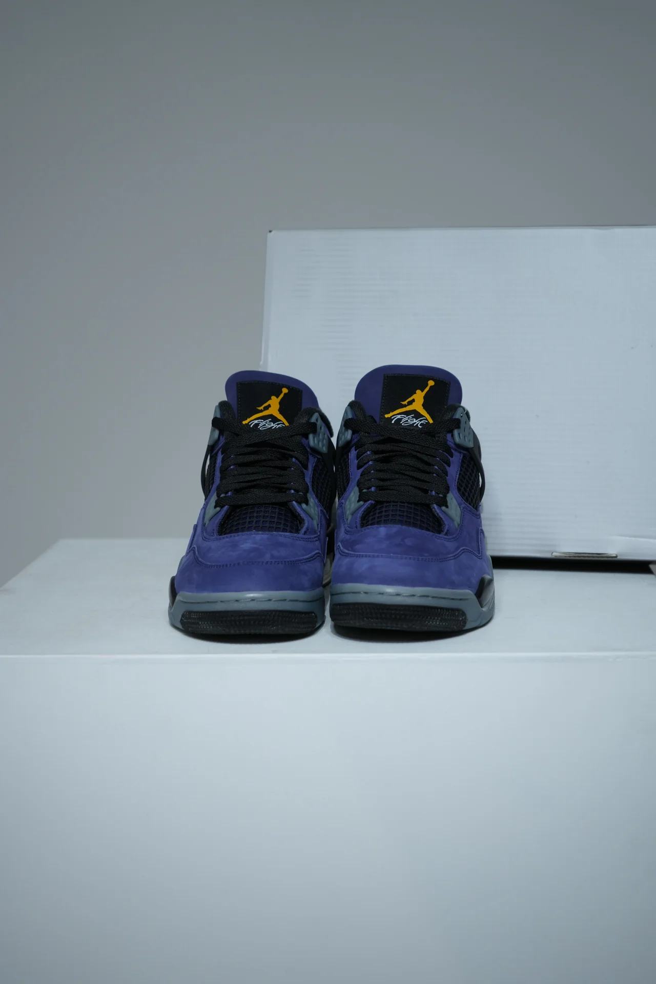 Jordan 4 Lakers (Taille 45) - Image 2