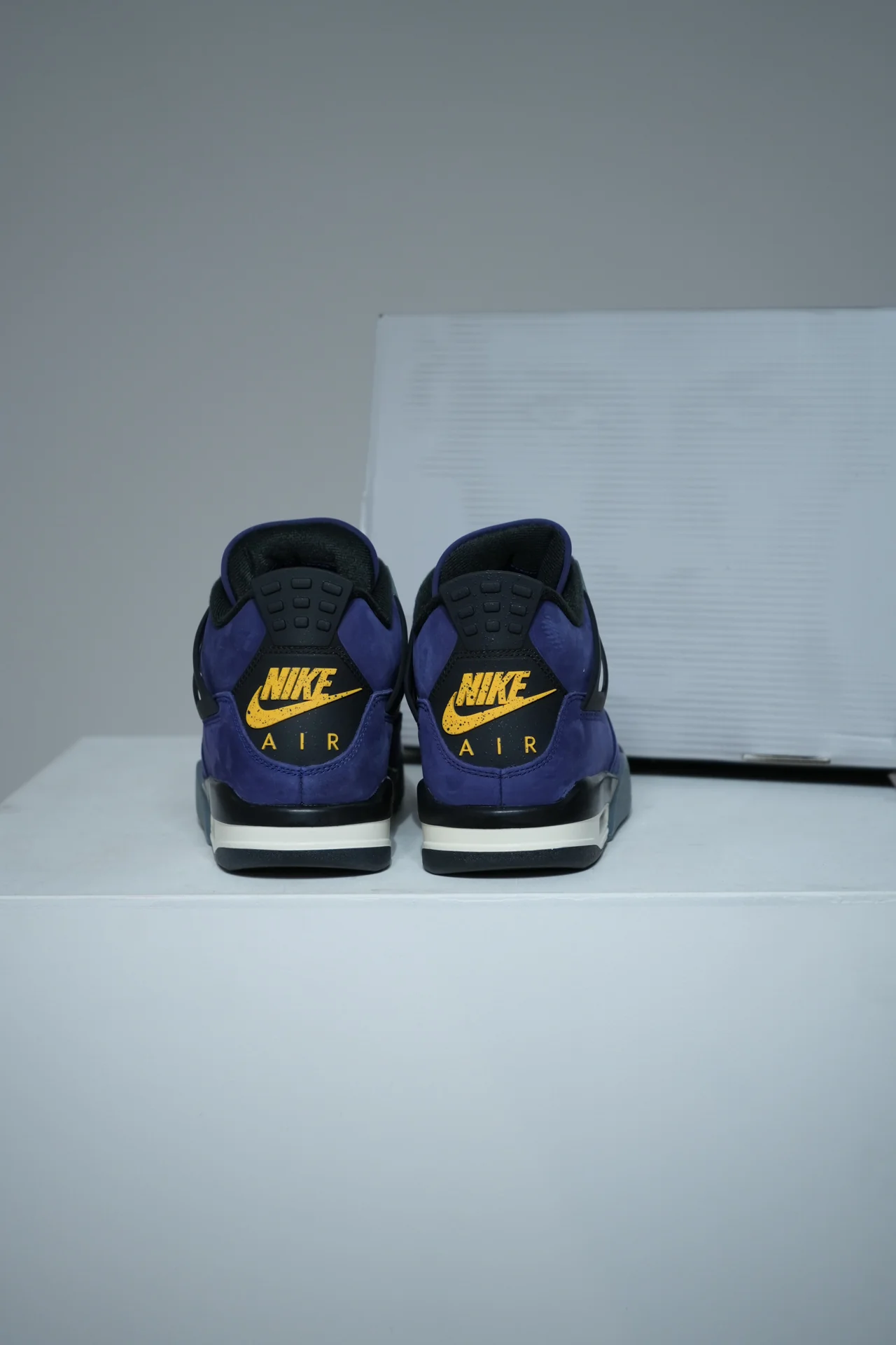 Jordan 4 Lakers (Taille 45) - Image 3