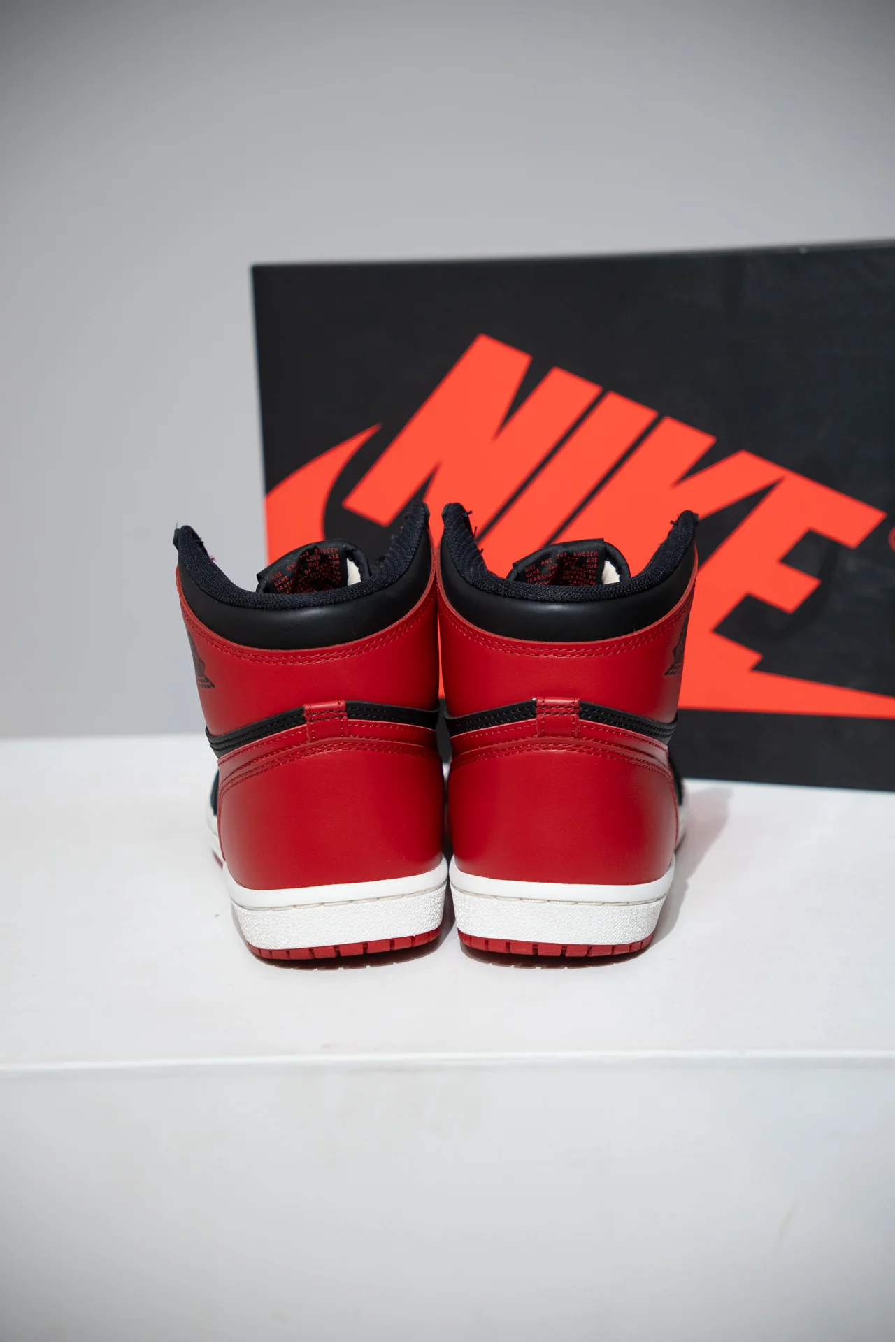 Jordan 1 High 85 Bred (Taille 42,5) - Image 3