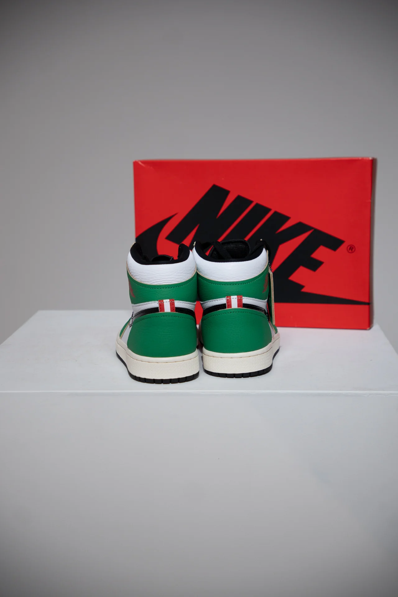 Jordan 1 High Lucky green (Taille 39) - Image 3