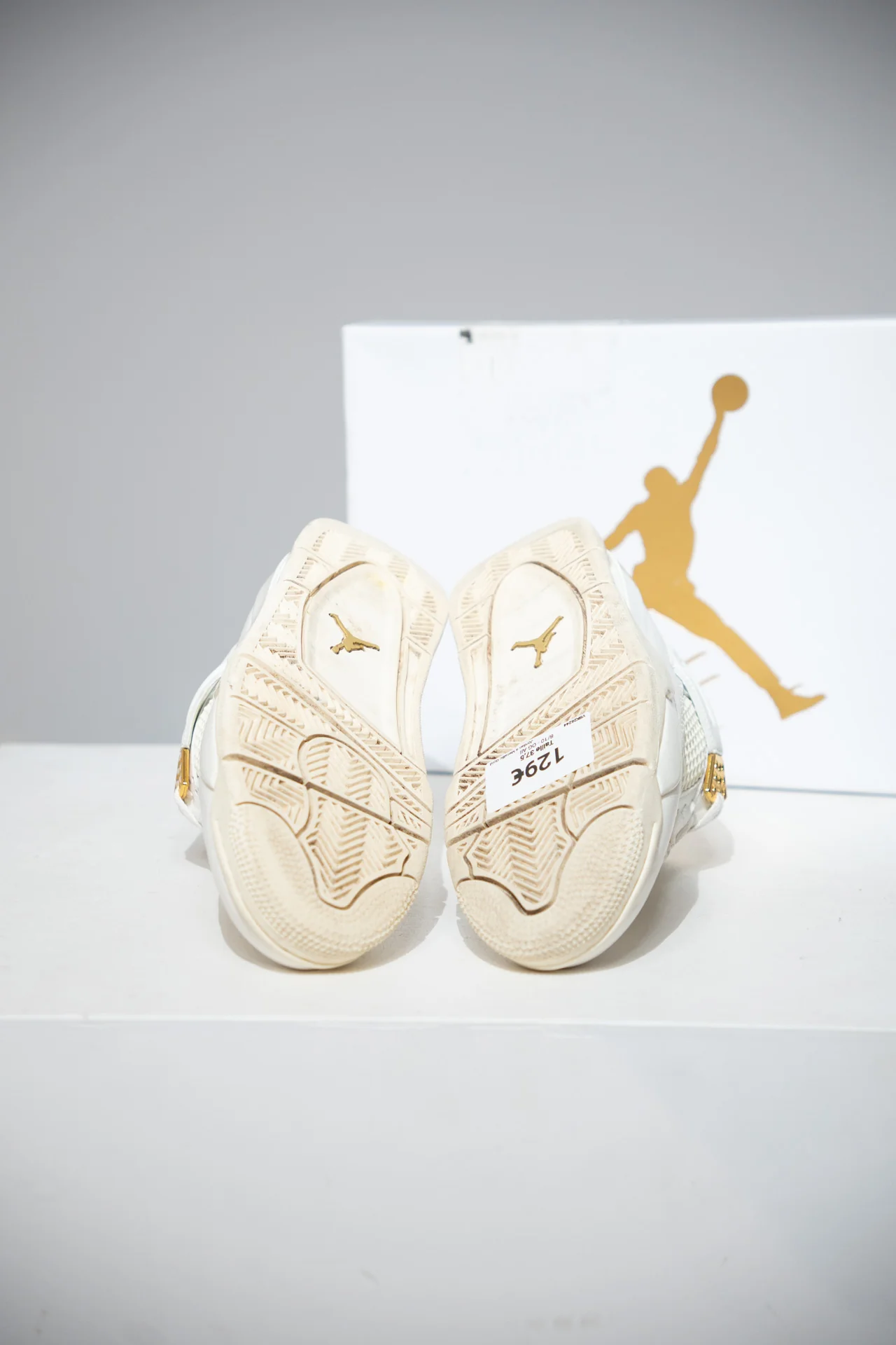 Jordan 4 Metallic Gold (Taille 37,5) - Image 4