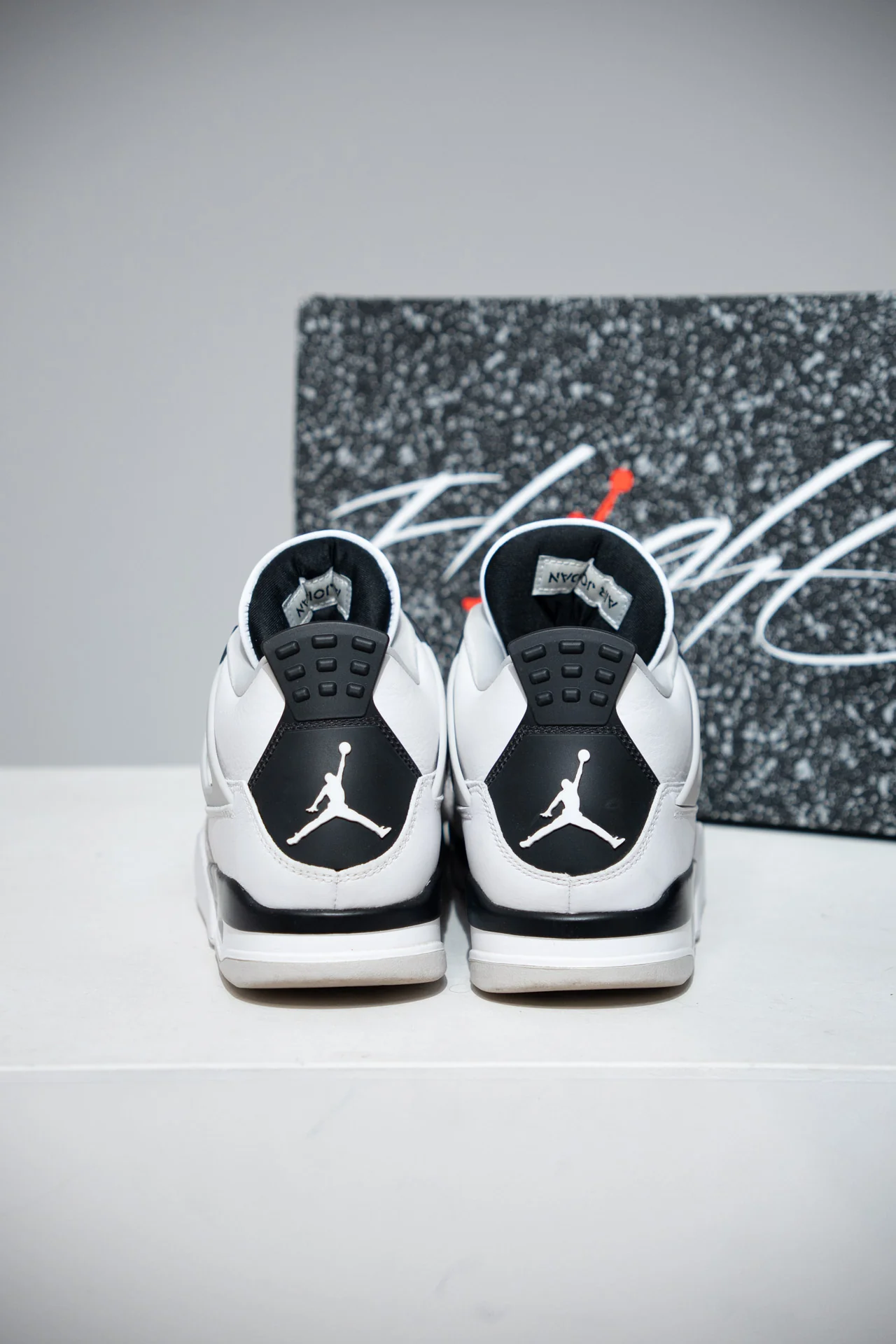Jordan 4 Military Black (Taille 42) - Image 3