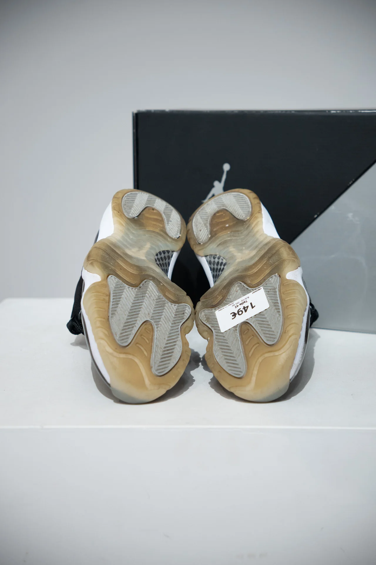 Jordan 11 Jubilee (Taille 42) - Image 4