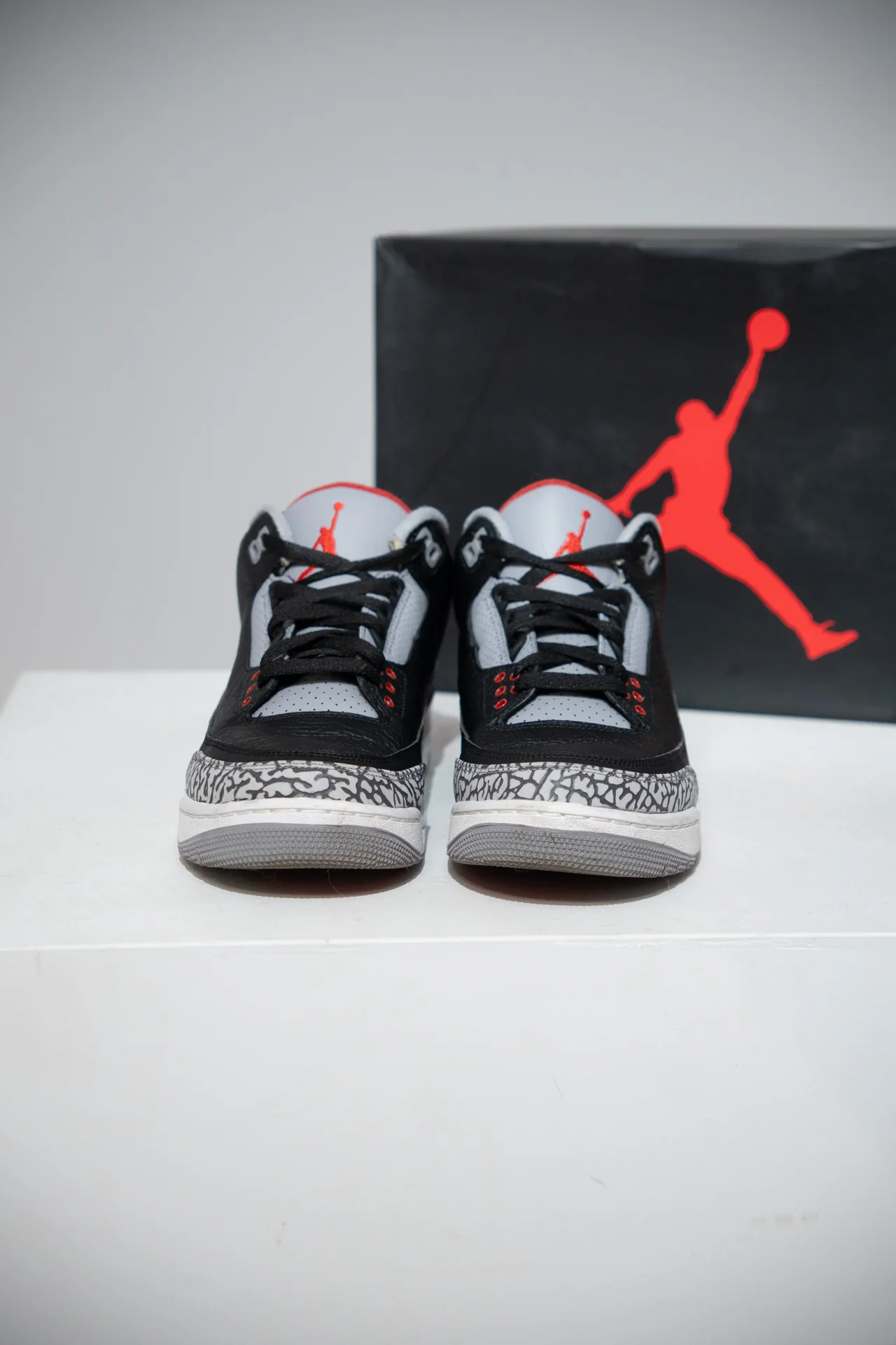 Jordan 3 Black Cement 2018 (Taille 40) - Image 2