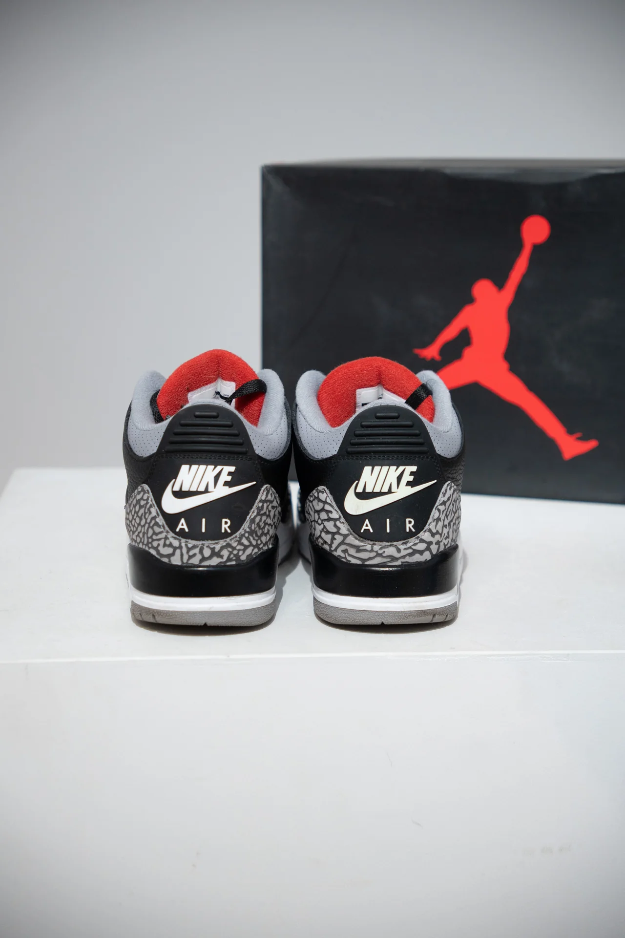 Jordan 3 Black Cement 2018 (Taille 40) - Image 3
