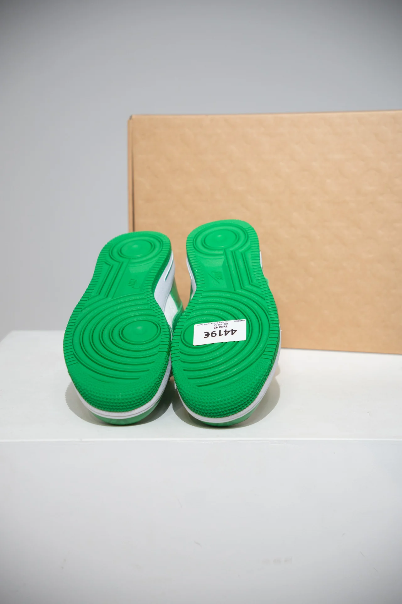 Air Force 1 Louis Vuitton Green (Taille 42) - Image 4